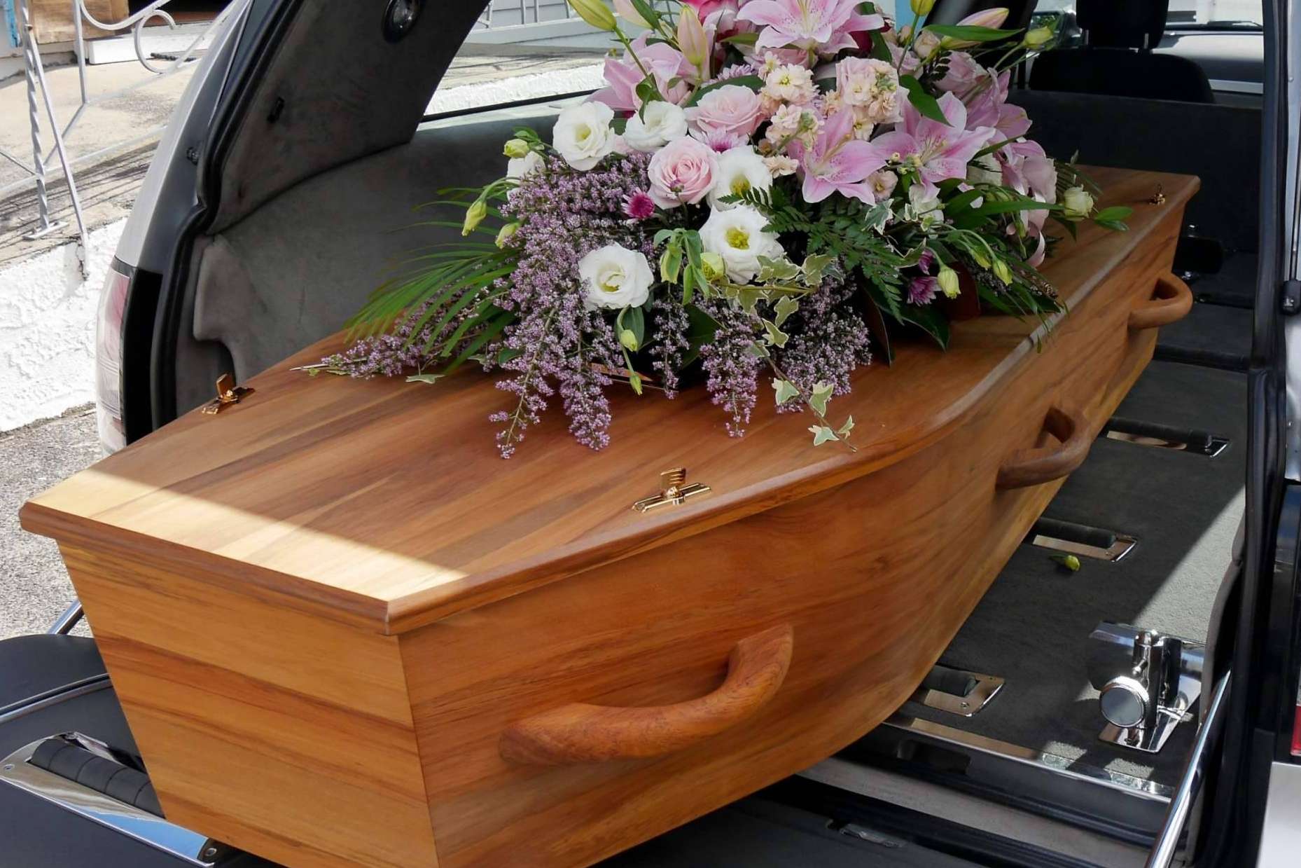 Trámites a seguir tras el fallecimiento de una persona, por el comparador de funerarias en Barcelona Funos