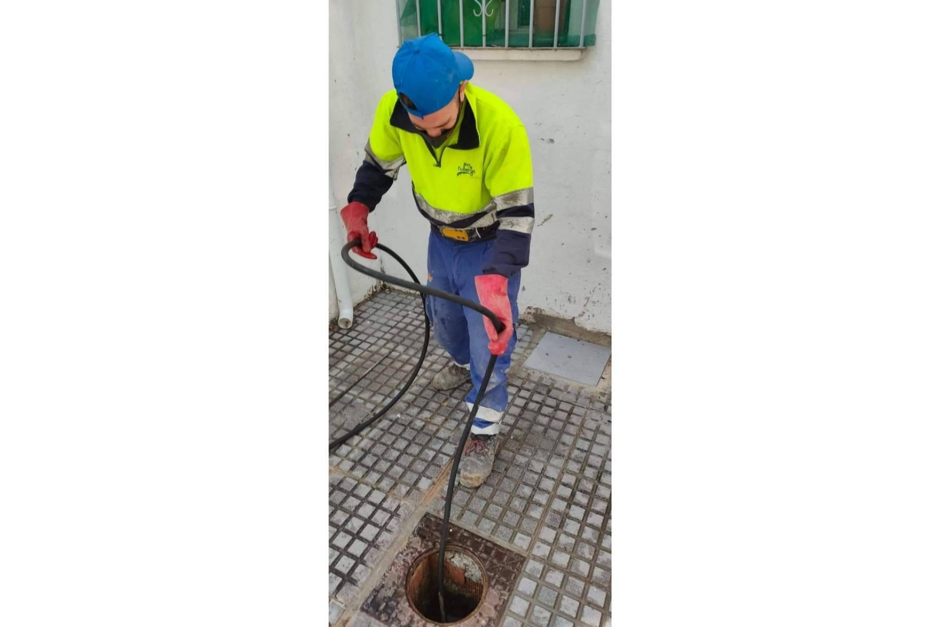 Mantener intacta la red de agua con el servicio de desatoros e inspección de tuberías de Rey Tuberías