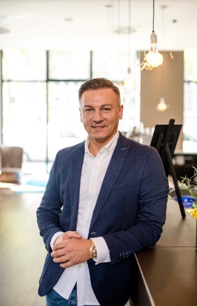 DAX-Konzerne vertrauen auf das Online-Marketing von Dawid Przybylski