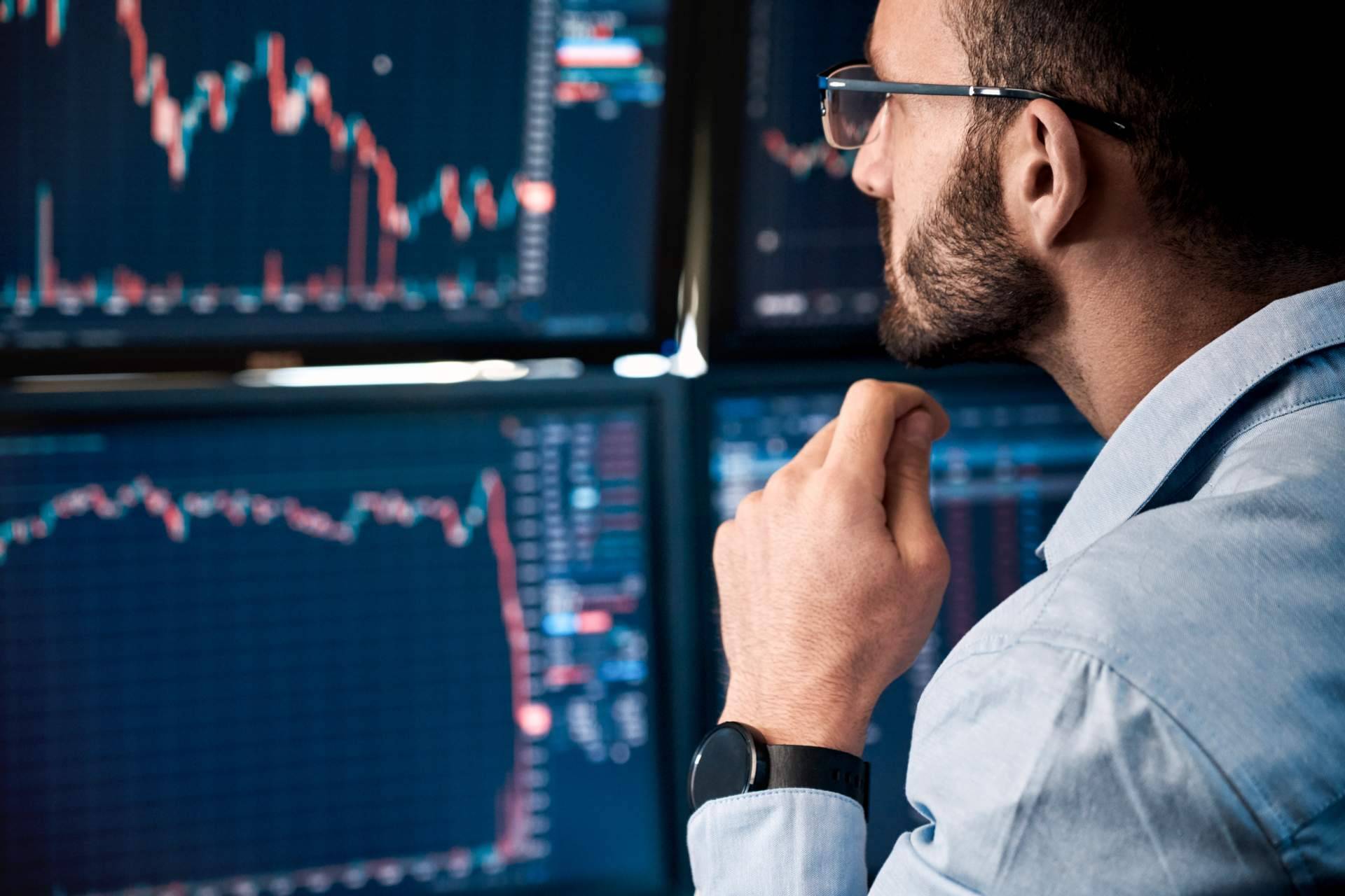 Una página web educativa explica cómo comprar acciones de empresas de manera segura, EducaCEP