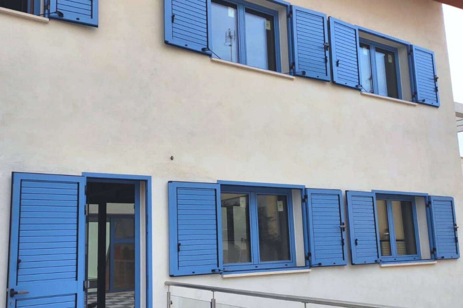 La empresa especialista Mallorlux expone los grandes beneficios de las contraventanas de aluminio