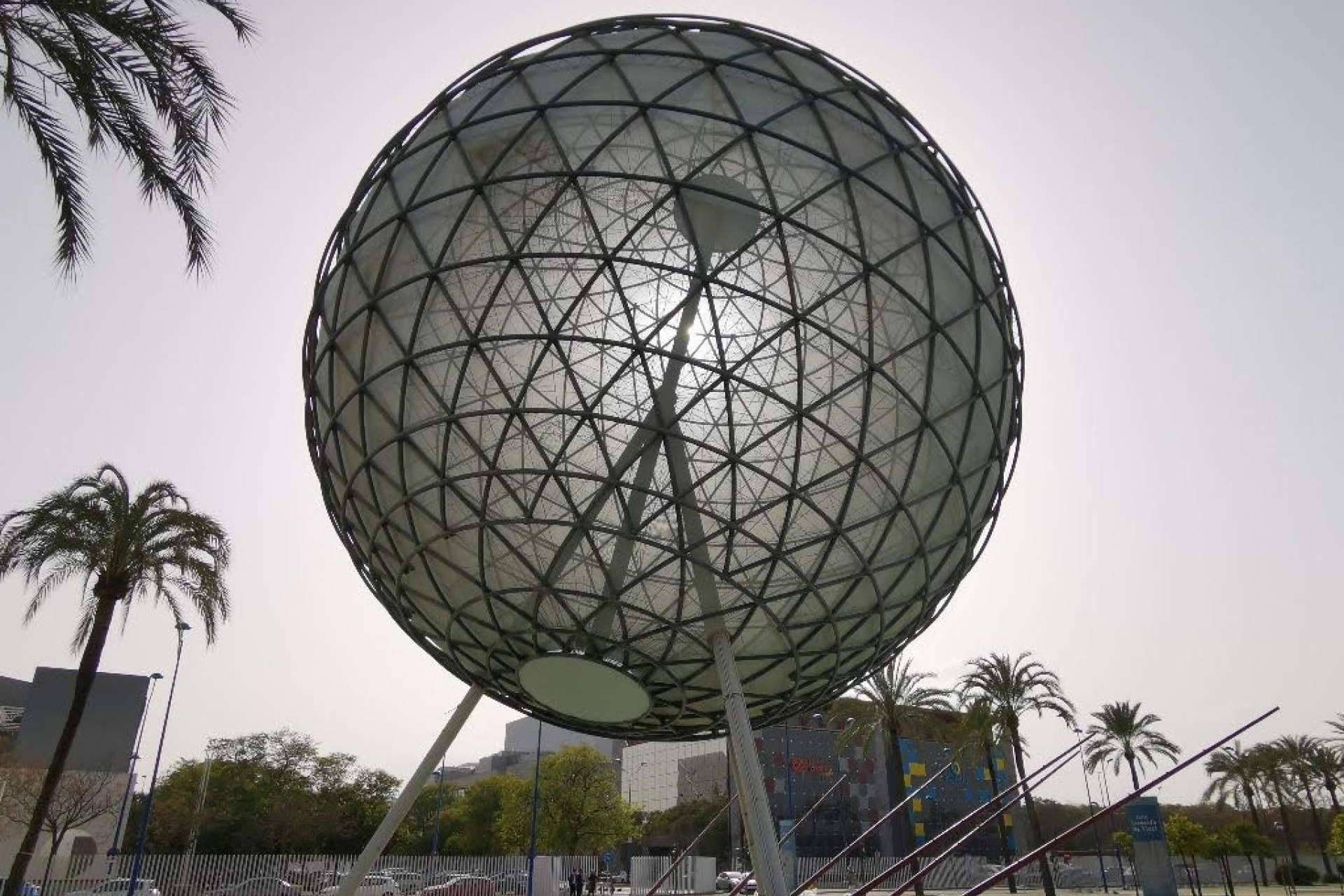 Visitar los pabellones de la Expo 92 de Sevilla en su 30 aniversario gracias a TuGuíadeSevilla.com
