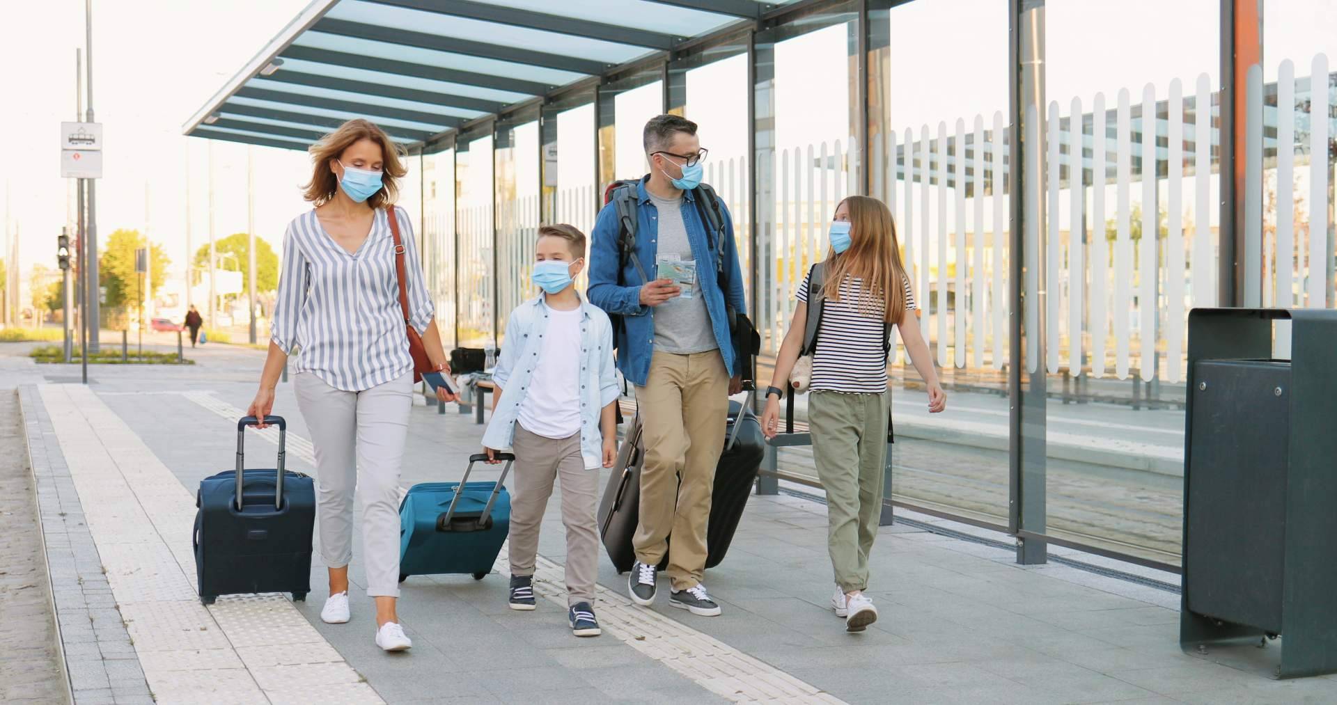 Seguros de viaje internacional ofrecidos por Coverontrip que protegen a los viajeros durante toda su estancia