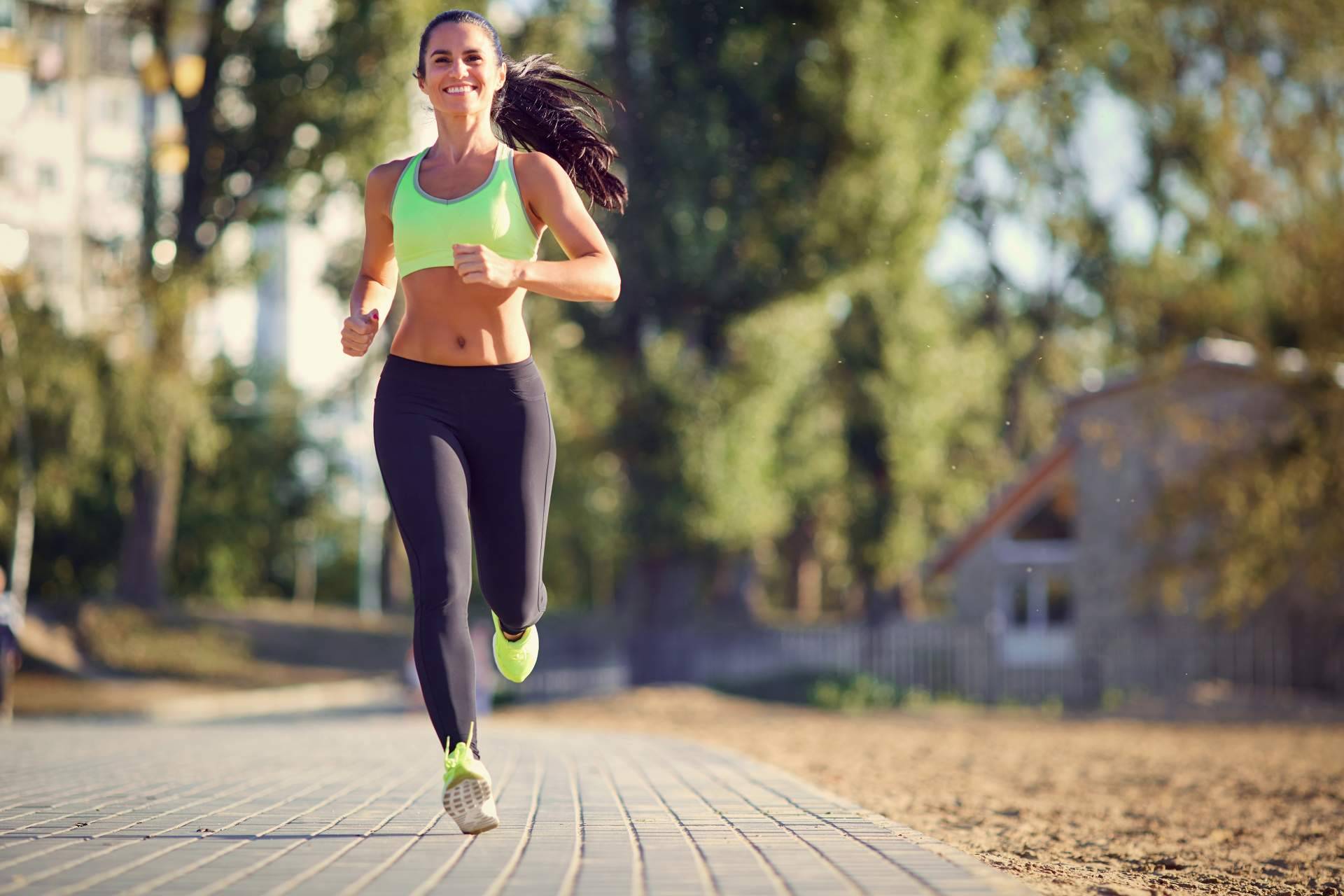 Empezar una nueva rutina de gimnasio para mujeres