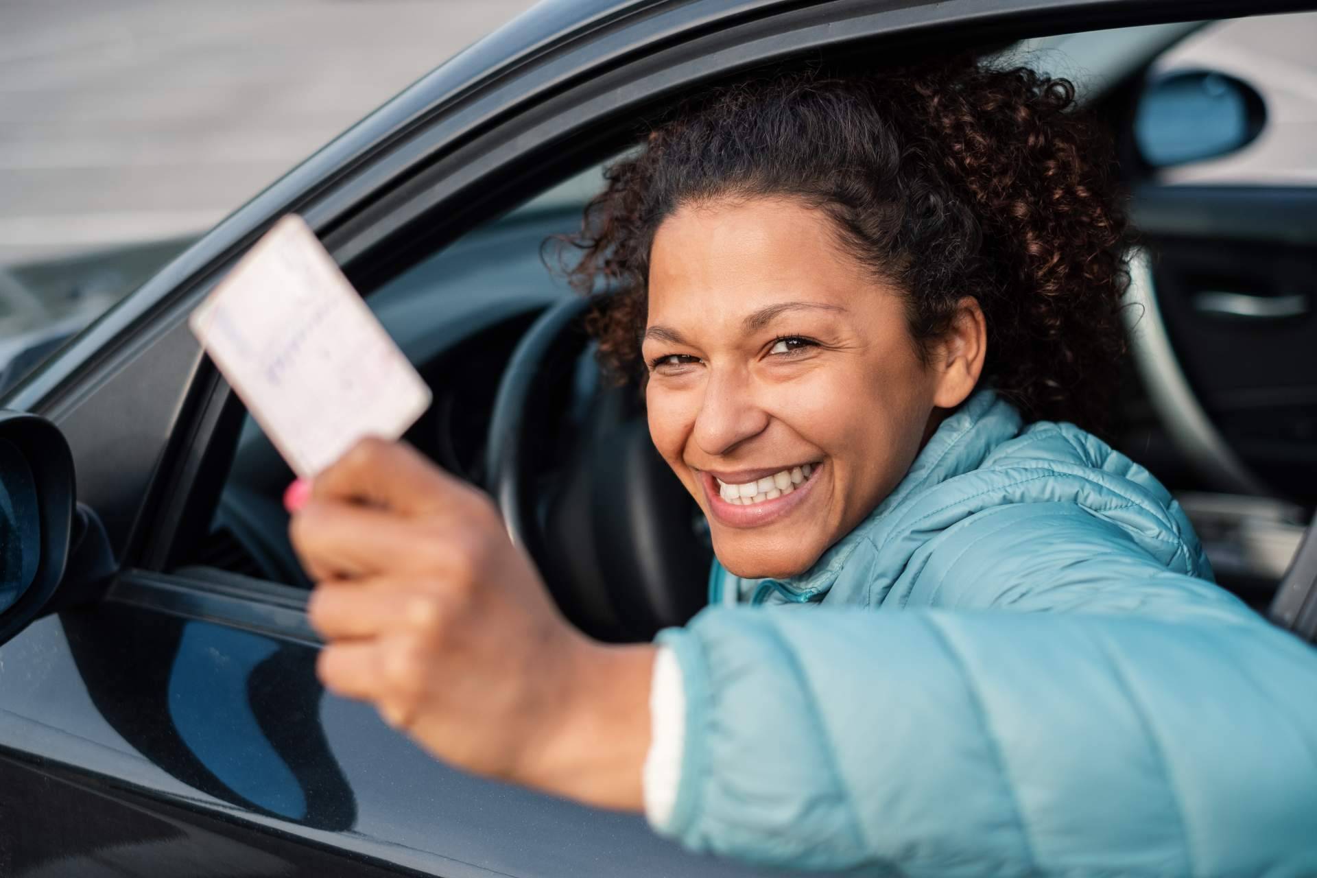 Renovar el carnet de conducir caducado para evitar una multa