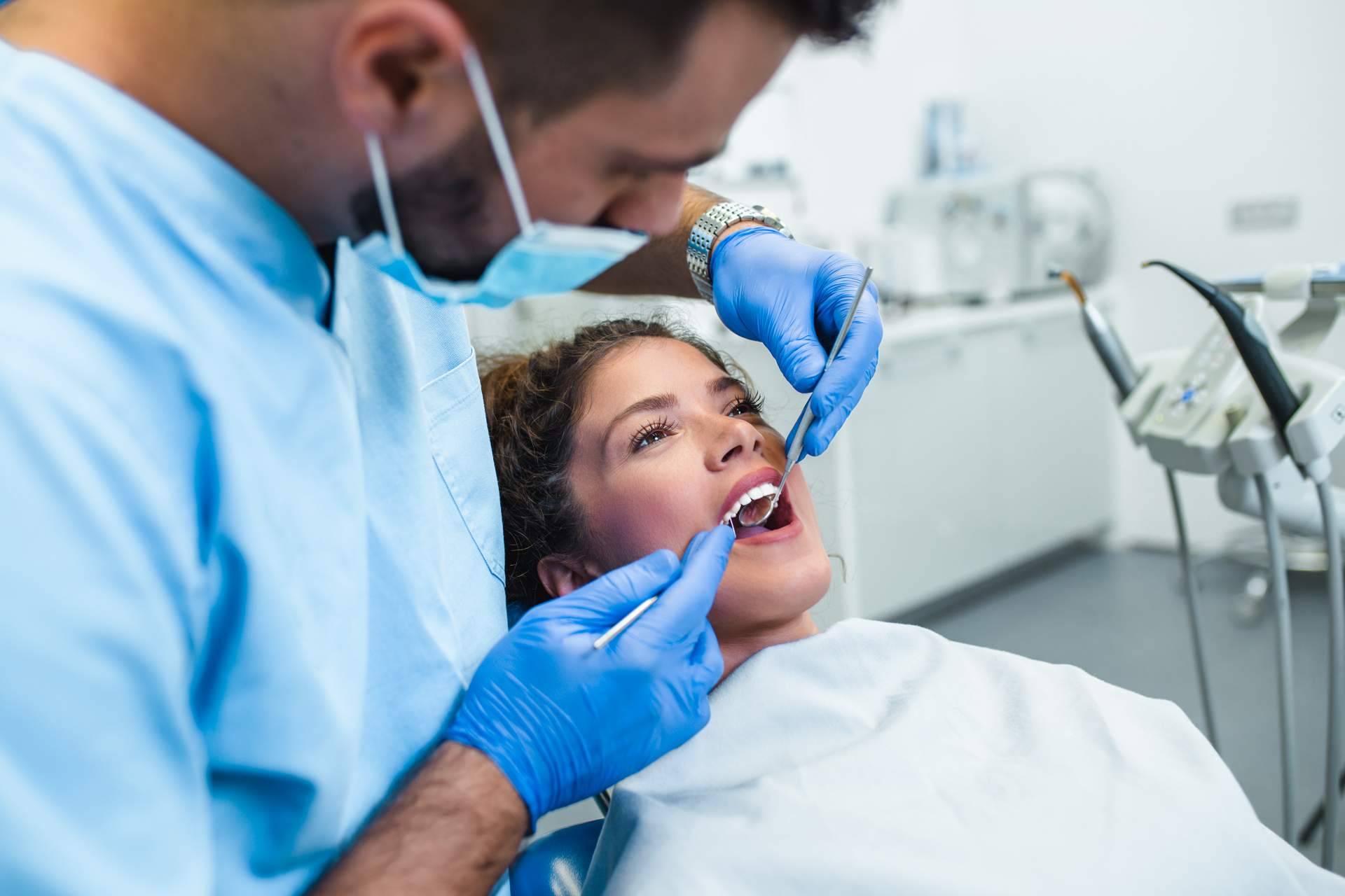 Servicio de mantenimiento de instrumentos dentales con Precisión Médica