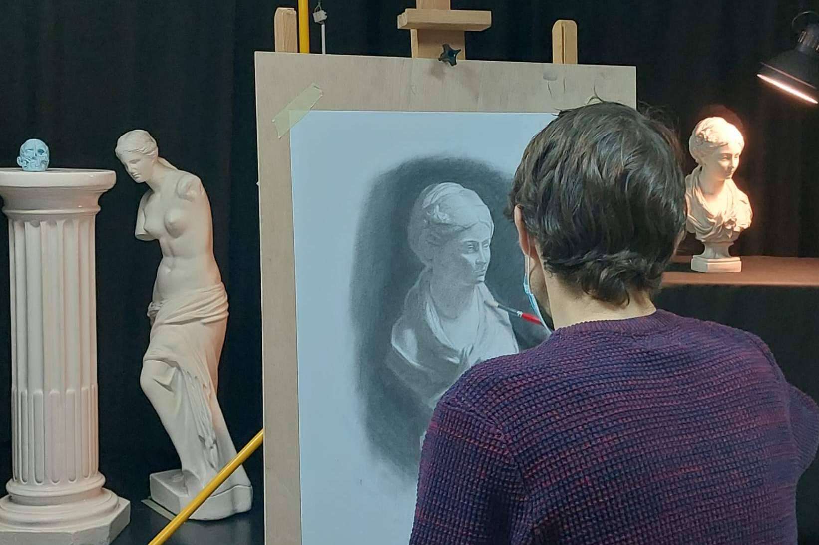 Estudio Ilógico, la academia de pintura y dibujo para convertirse en un artista profesional