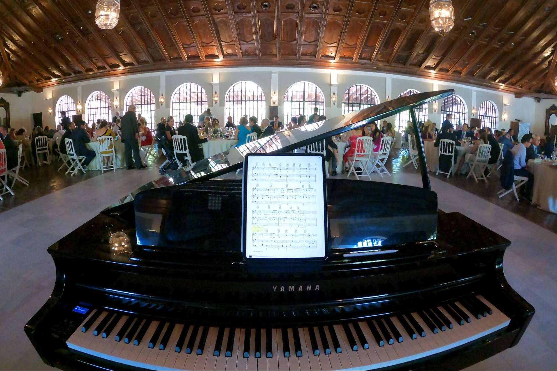 La música de piano en las bodas, de la mano de Piano para Eventos, es una tendencia que aviva emociones