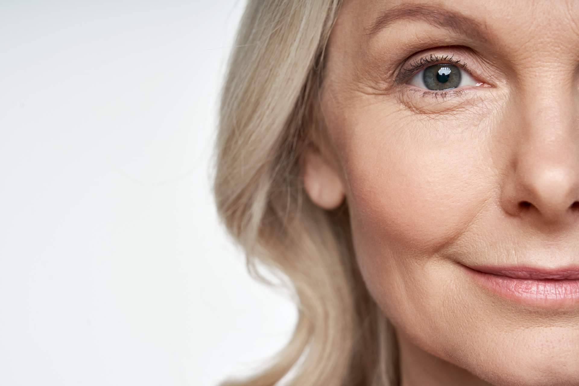 ¿En qué consiste el tratamiento de rejuvenecimiento facial no invasivo?