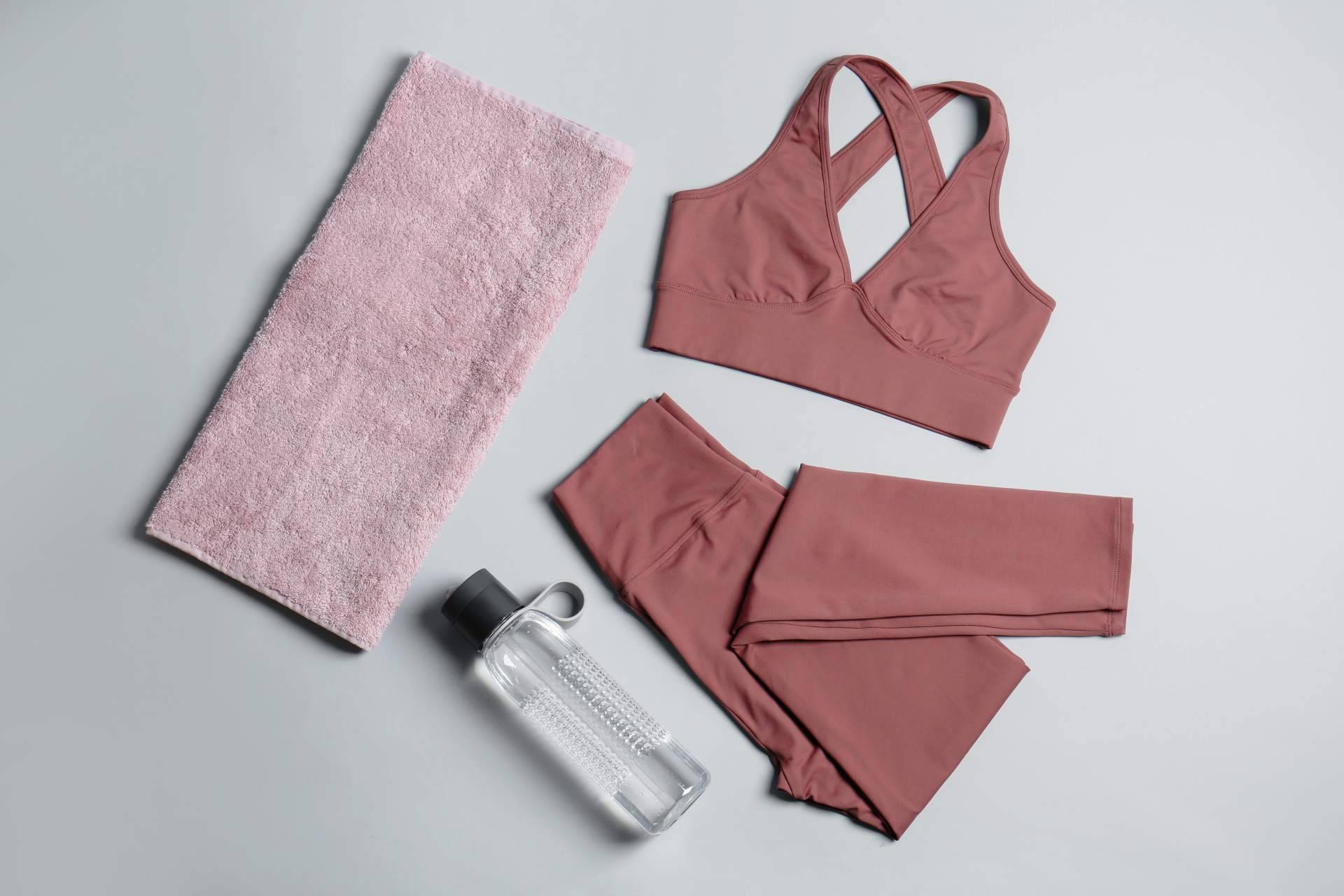 Grandes ofertas en zapatillas de deporte y ropa deportiva en SuperChollos