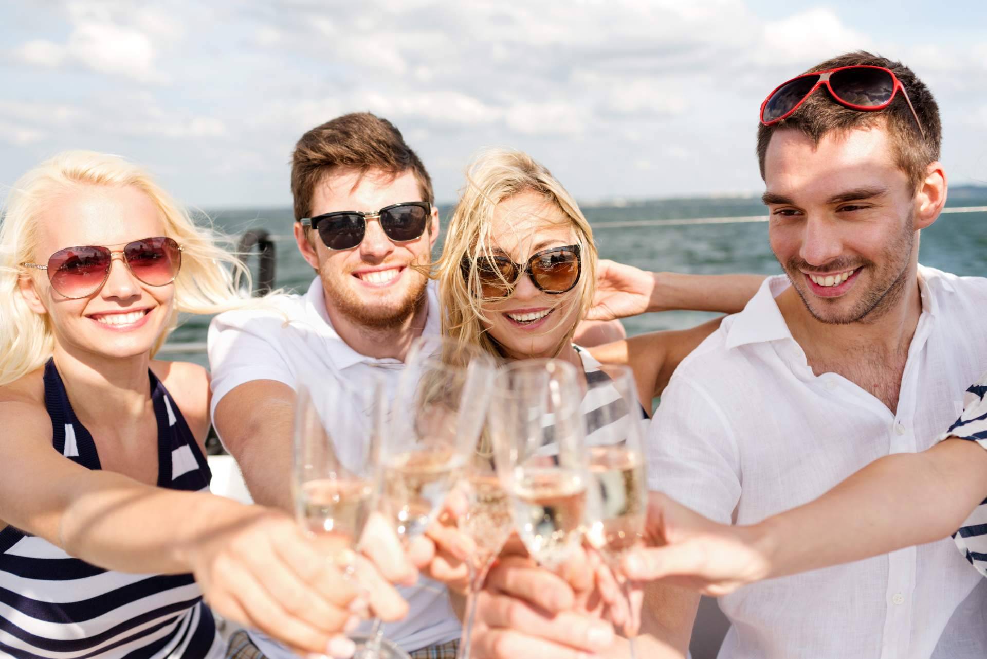 Celebrar una fiesta de despedida de soltero en barco en Valencia