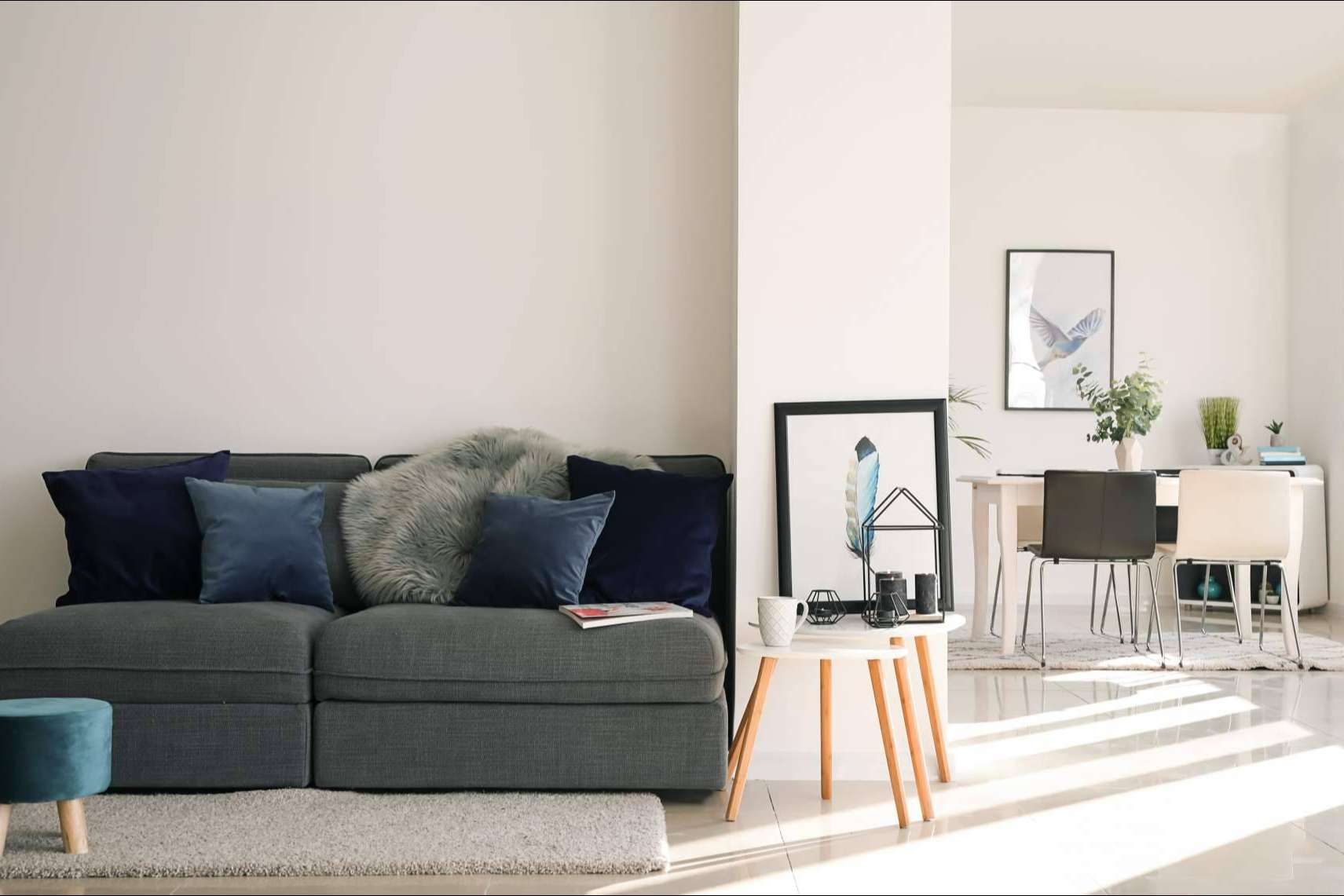 Alquiler de mobiliario ideal para empleados destinados en Madrid, con Home Essentials