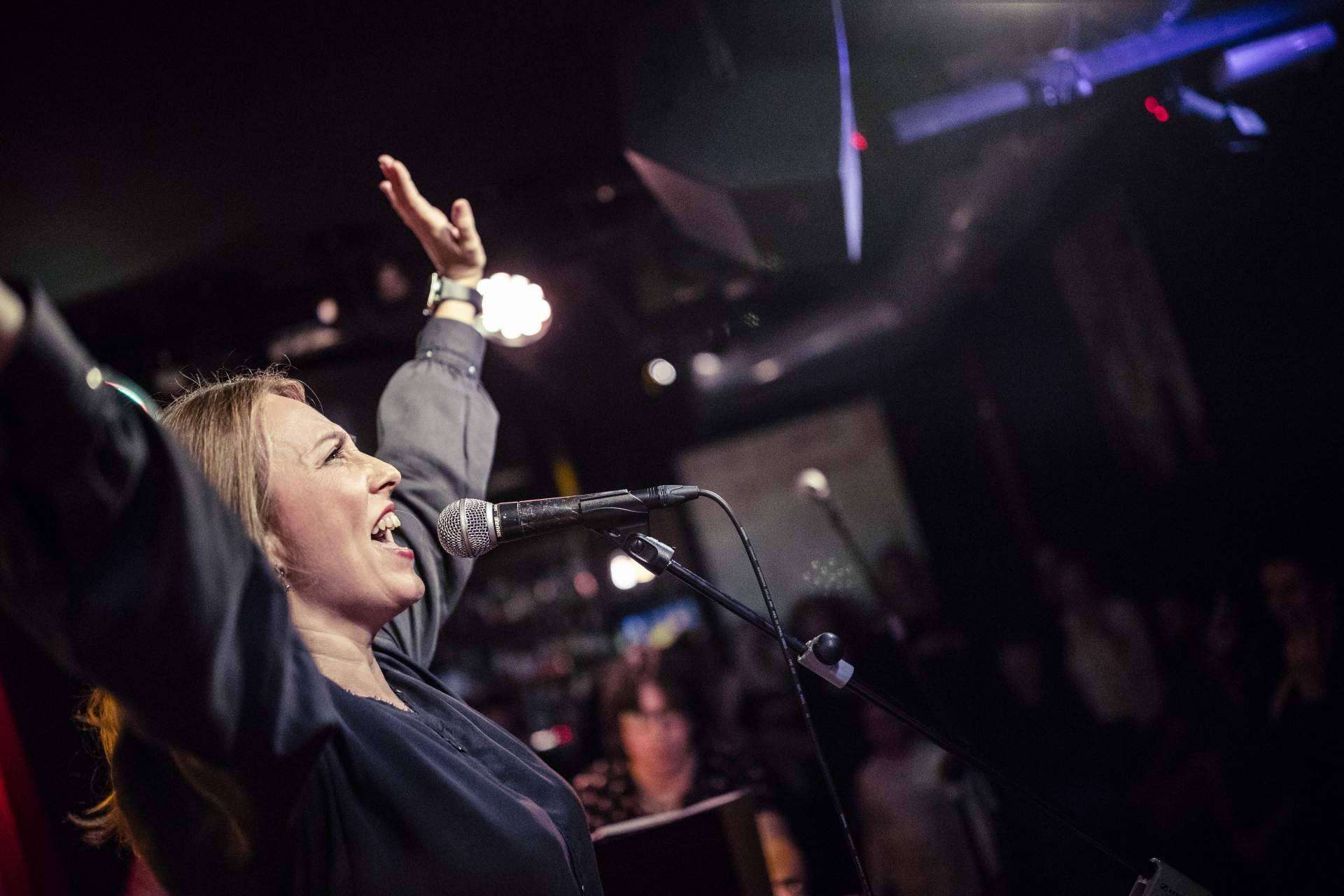 Aprender a cantar con el Método Celia Vergara, cantante y logopeda