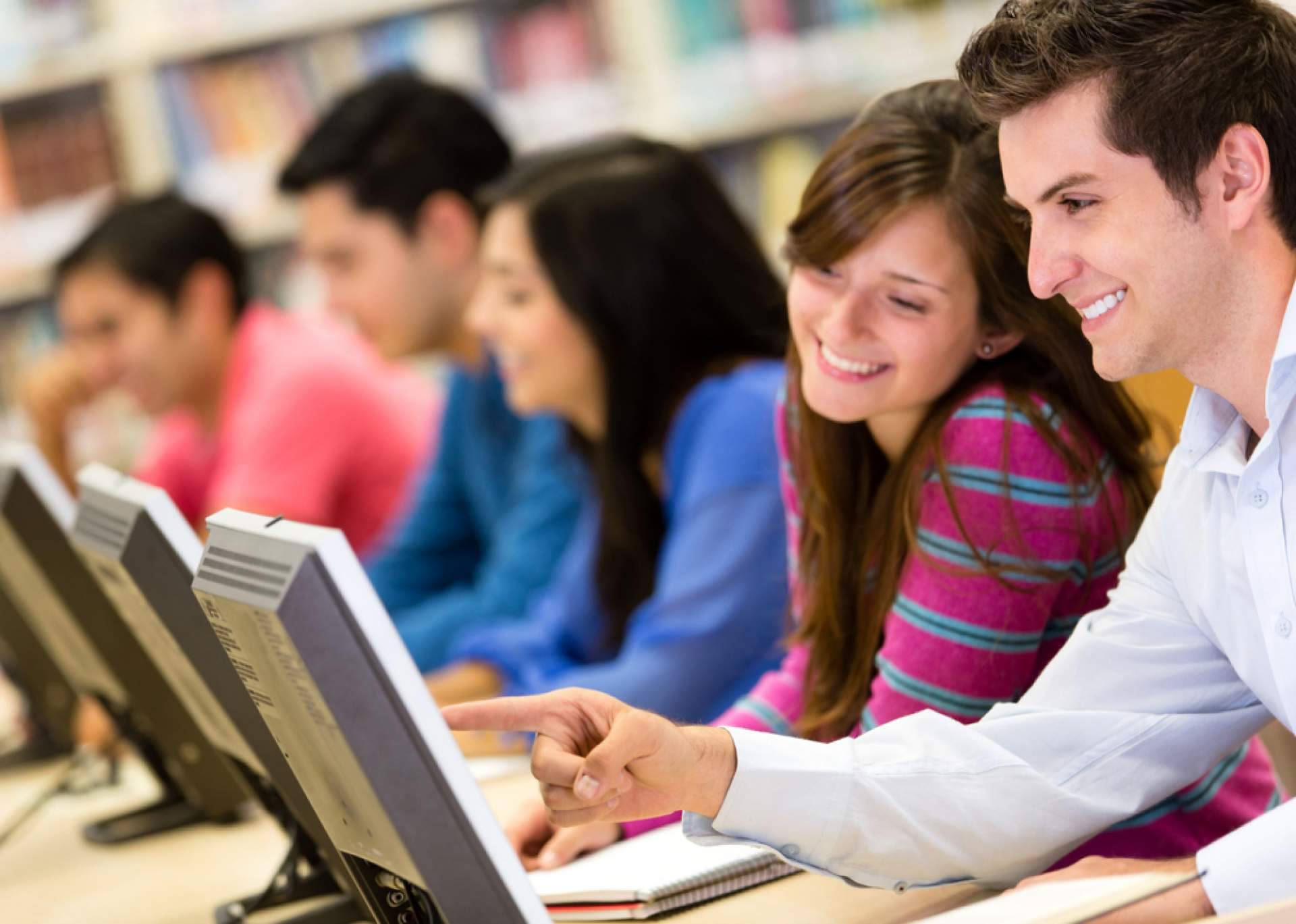 Autoescuela 2000 ofrece trucos para superar la prueba teórica del permiso de conducir