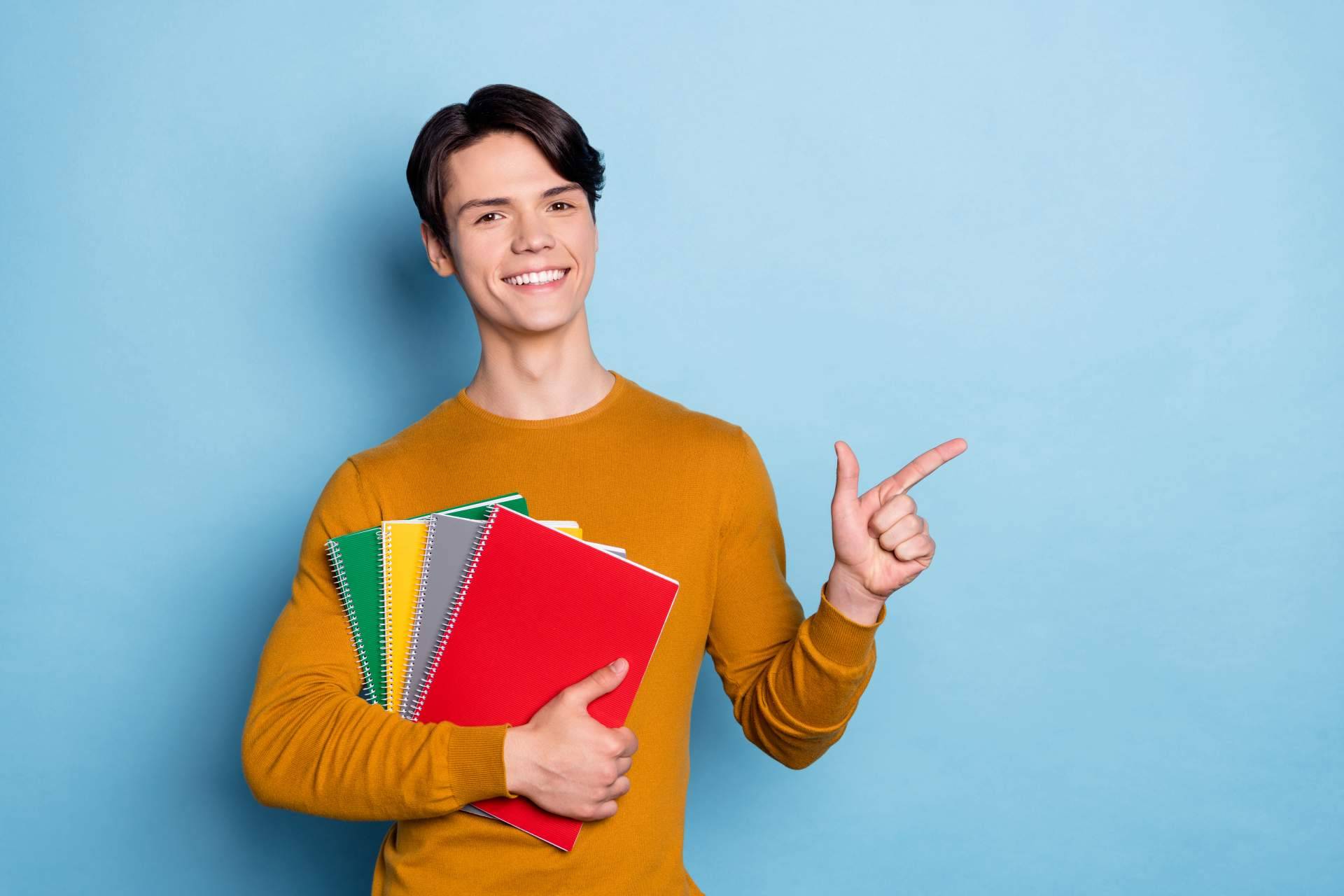Poner solución al Trabajo Fin de Grado en la academia Ayuda Universitaria