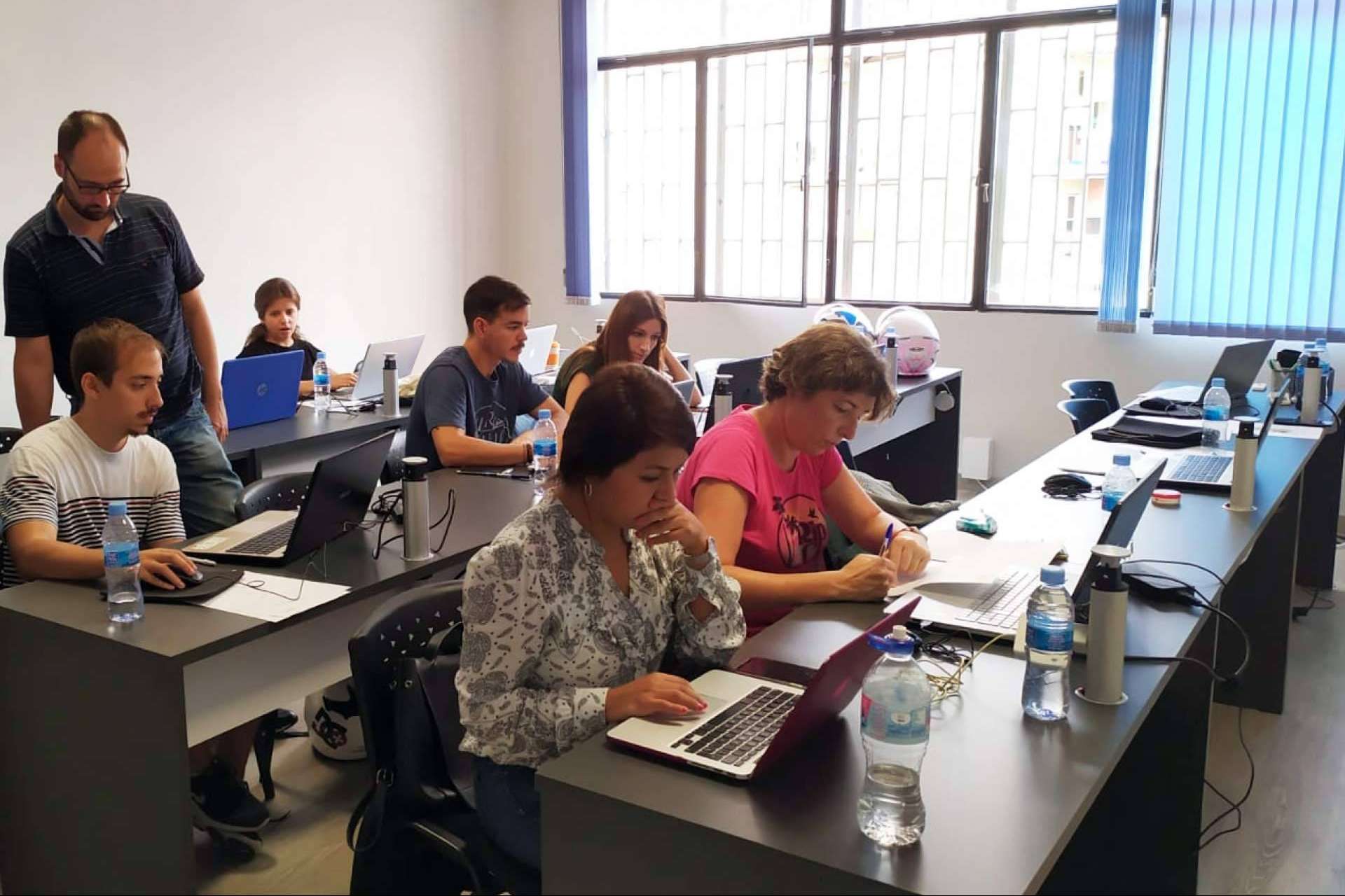 El marketing digital exige una formación constante en un mundo sobresaturado de marcas