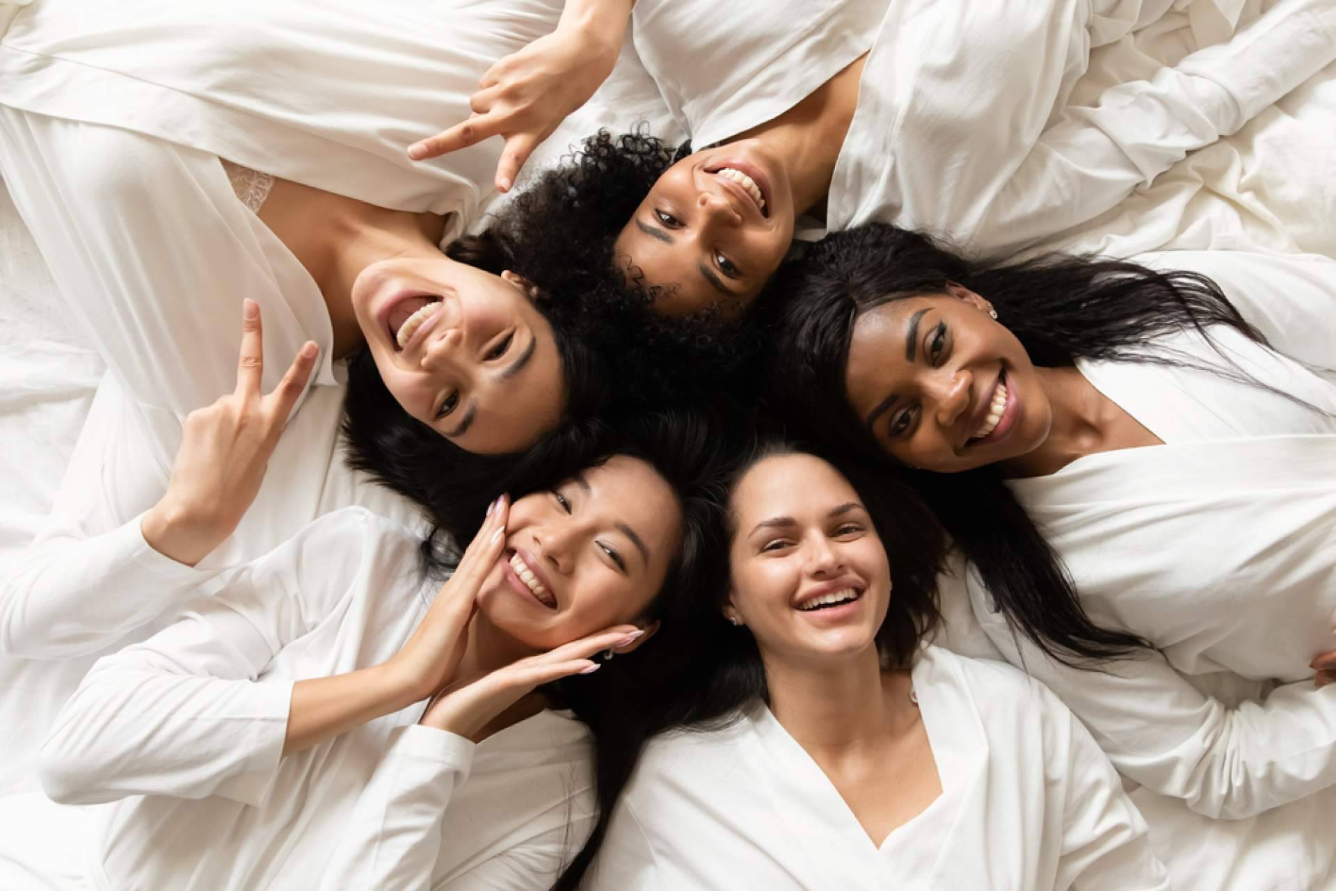 Transformar la piel en casa es posible con la alta cosmética de las rutinas faciales de MiCleo&Co