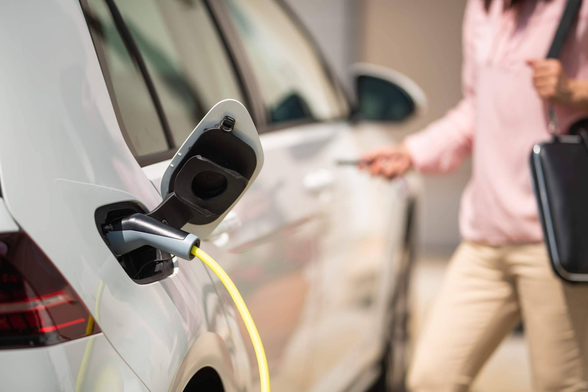 ¿Cómo cargar un coche eléctrico?, por la marca Smart Wallboxes