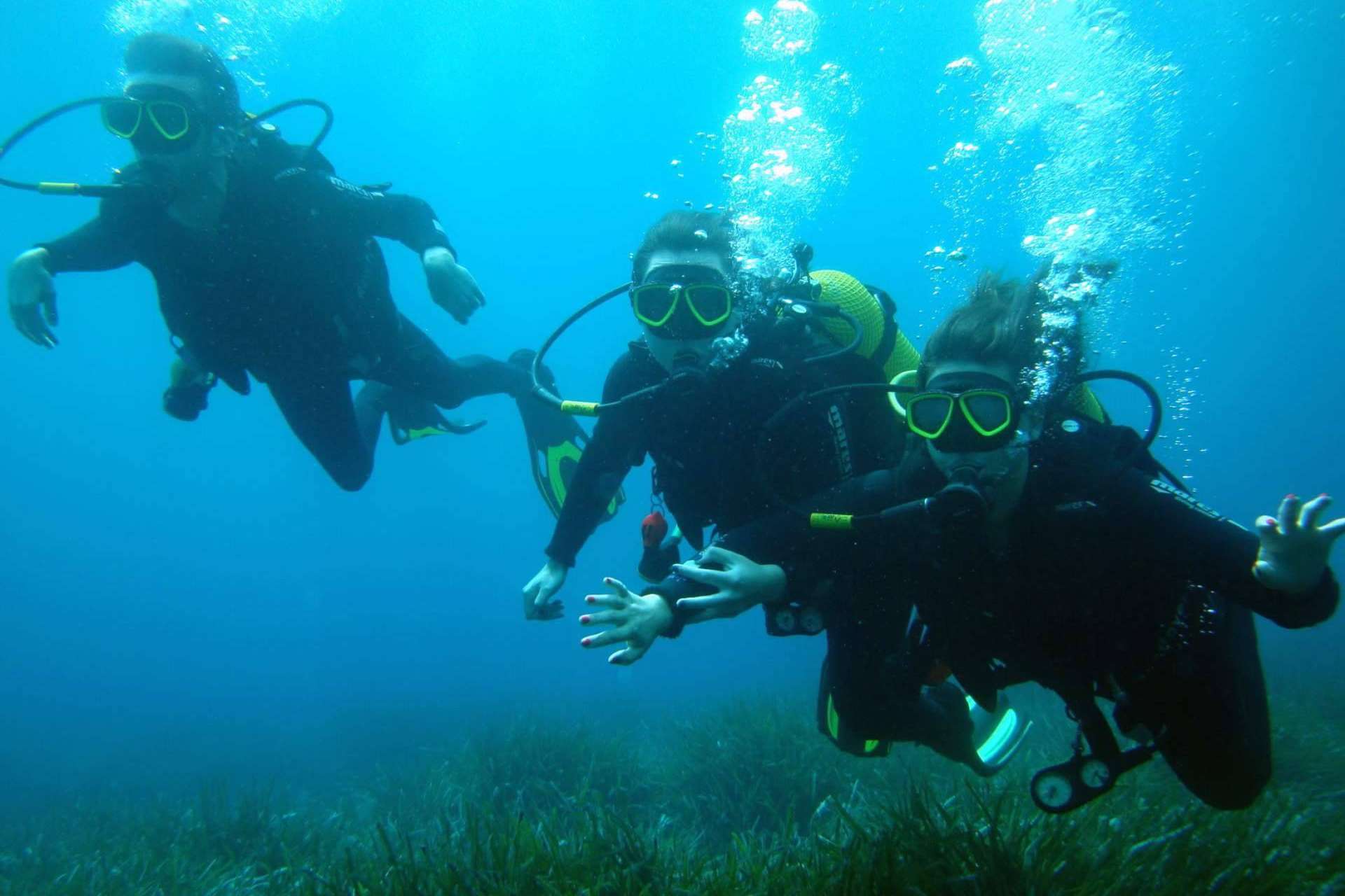 Conseguir la certificación para bucear con Scuba Plus