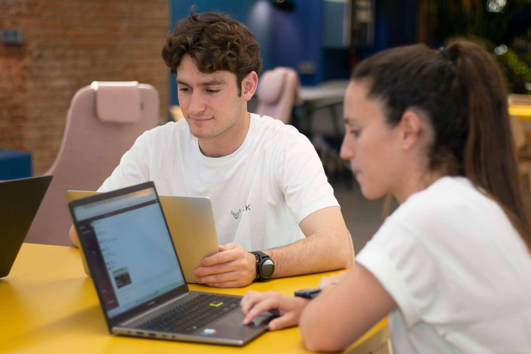 Yakk, la empresa con uno de los rentings tecnológicos más flexibles del mundo, ofrece tecnología punta sin ataduras a las empresas