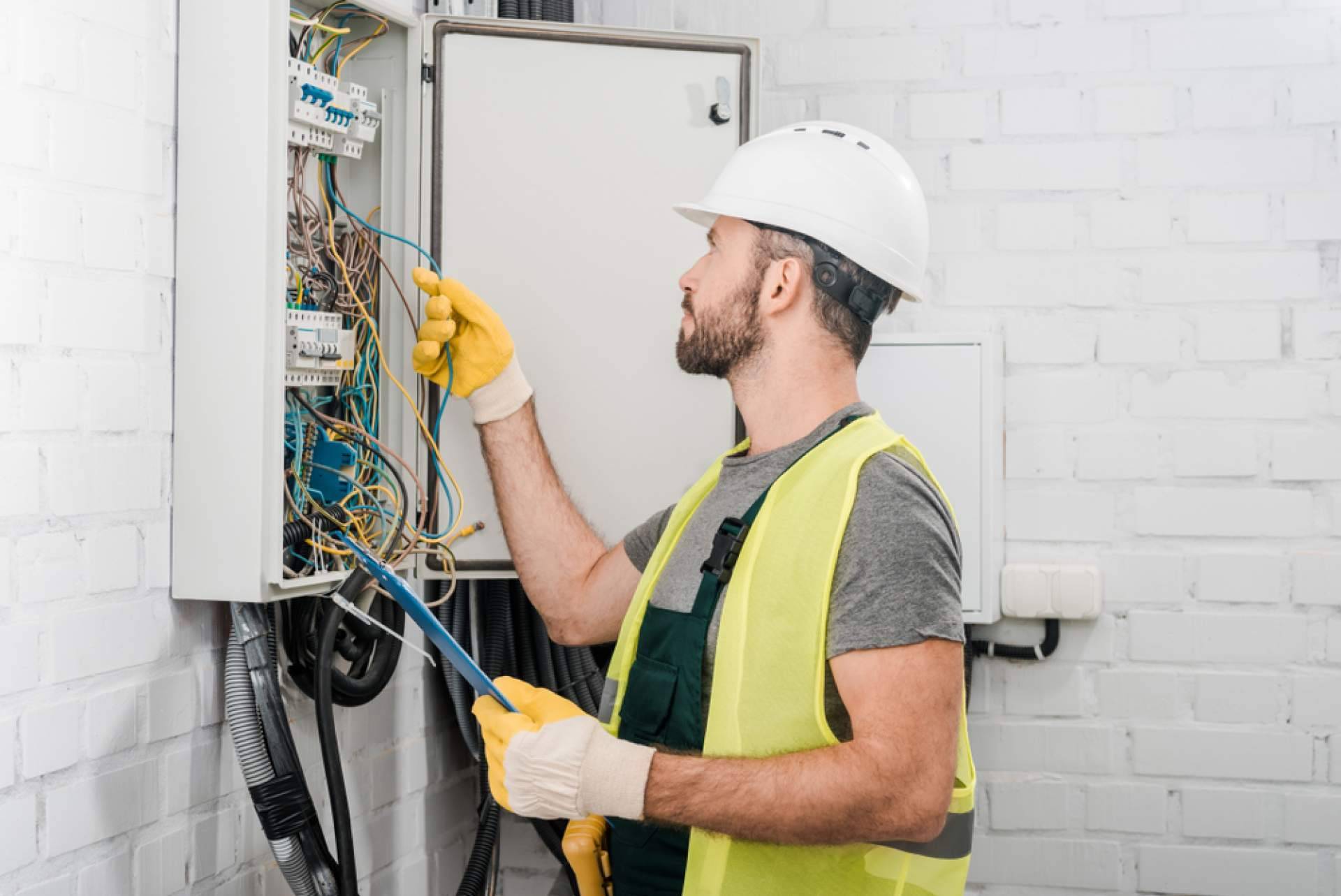 Excelentes ofertas tanto en instalaciones como en reparaciones eléctricas, con Savelec