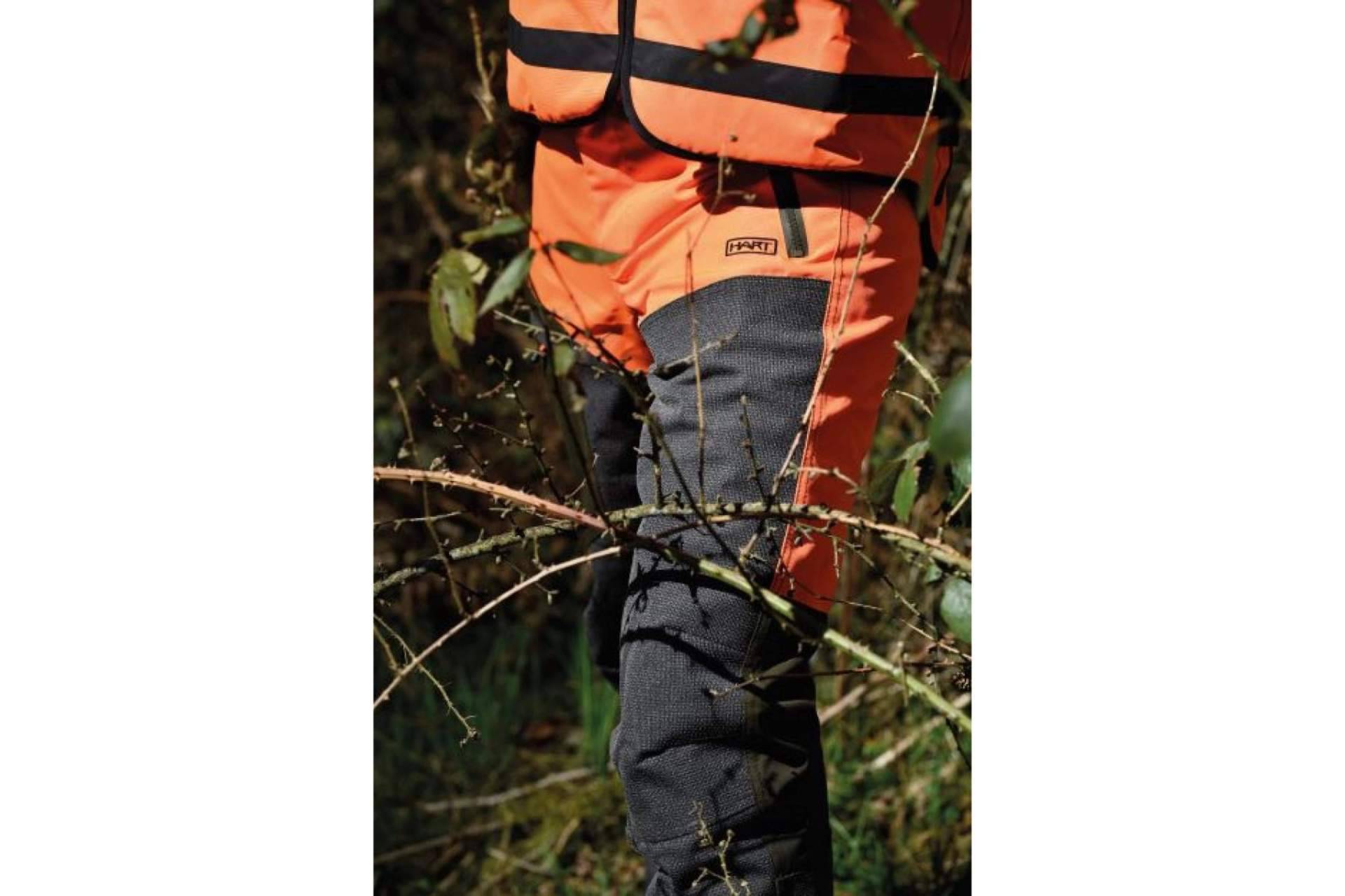 Pantalones Hart y todo tipo de ropa para cazadores en el catálogo de PromoFactory