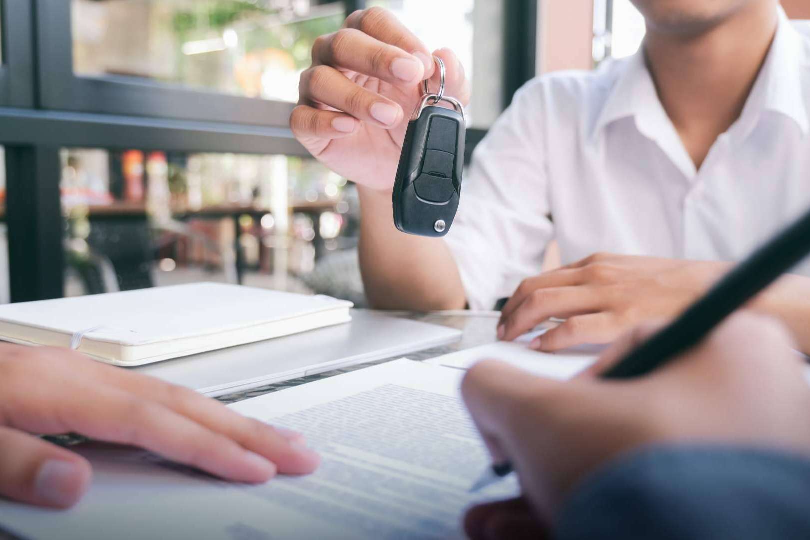 Con el informe vehículo DGT de Inforautos es posible saber cuántos propietarios ha tenido un coche