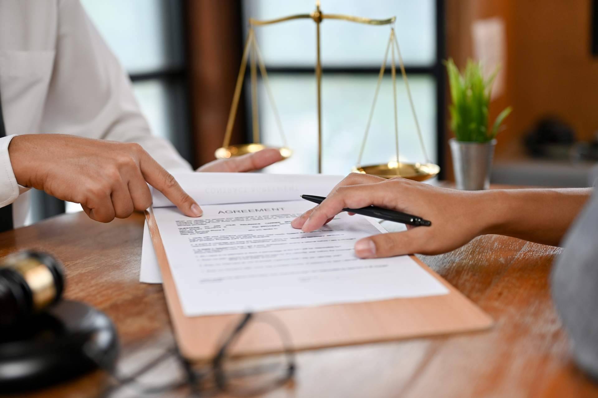 El Bufete Recatalà Agramunt cuenta con abogados especializados en derecho mercantil y otras ramas