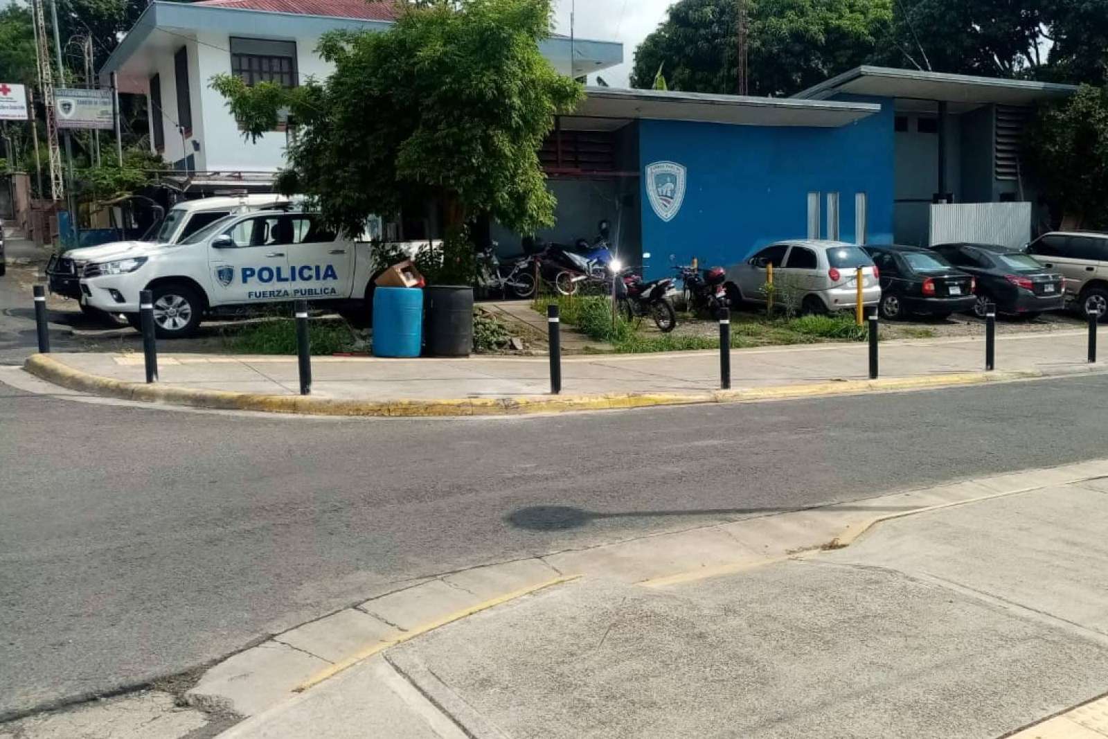 Abadecom acaba la instalación de las pilonas rígidas de plástico reciclado en Costa Rica