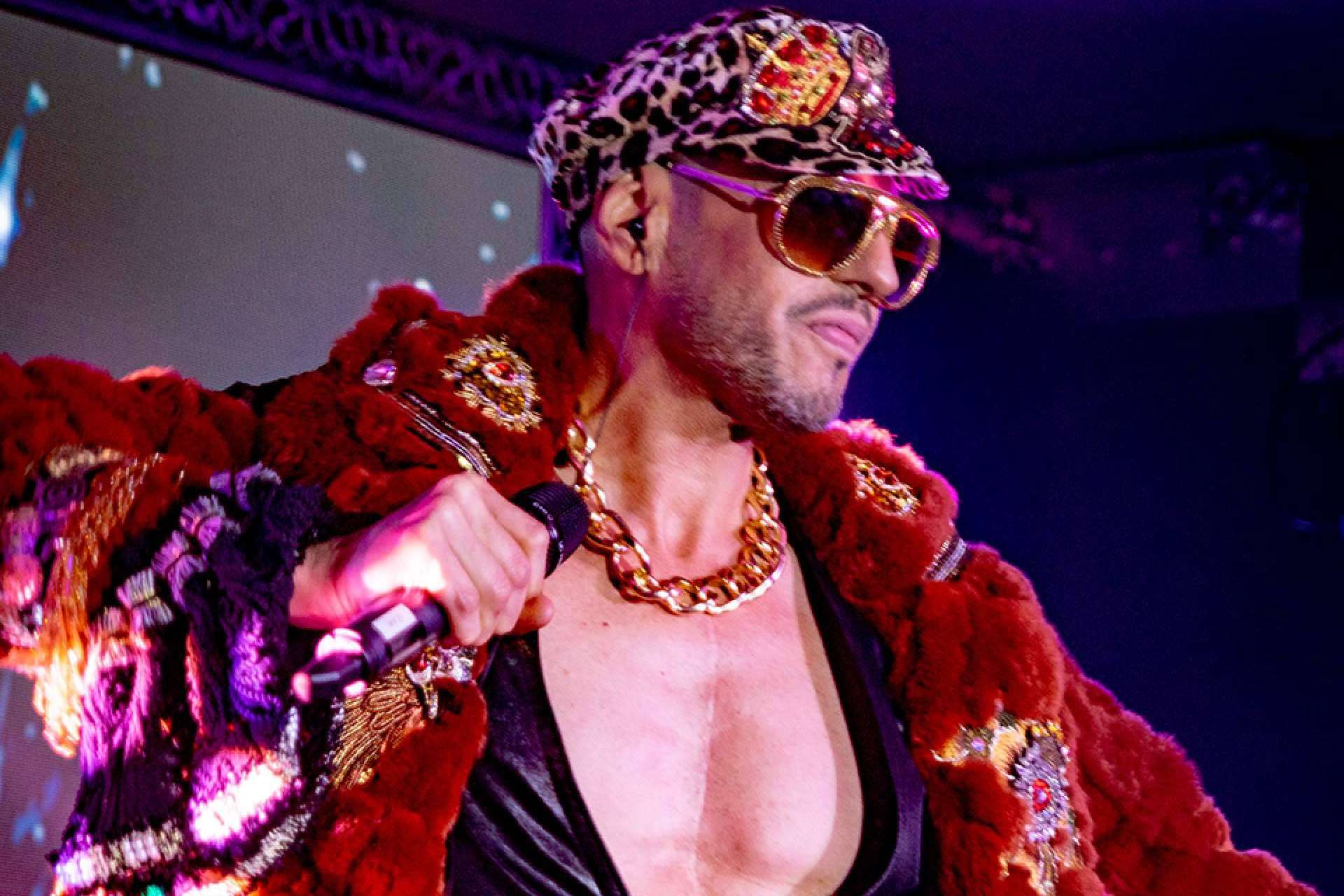La combinación de gastronomía de calidad con shows musicales de Zak Rendez Vous se impone en las noches de ocio de Sitges - Barcelona