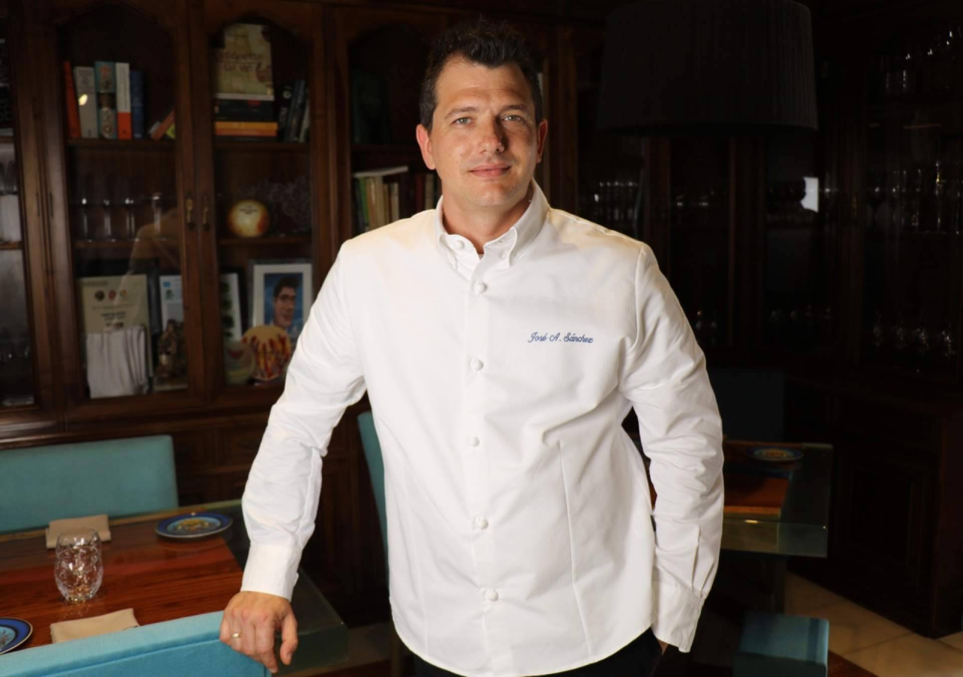 Dos cocinas, dos cocineros y cuatro manos