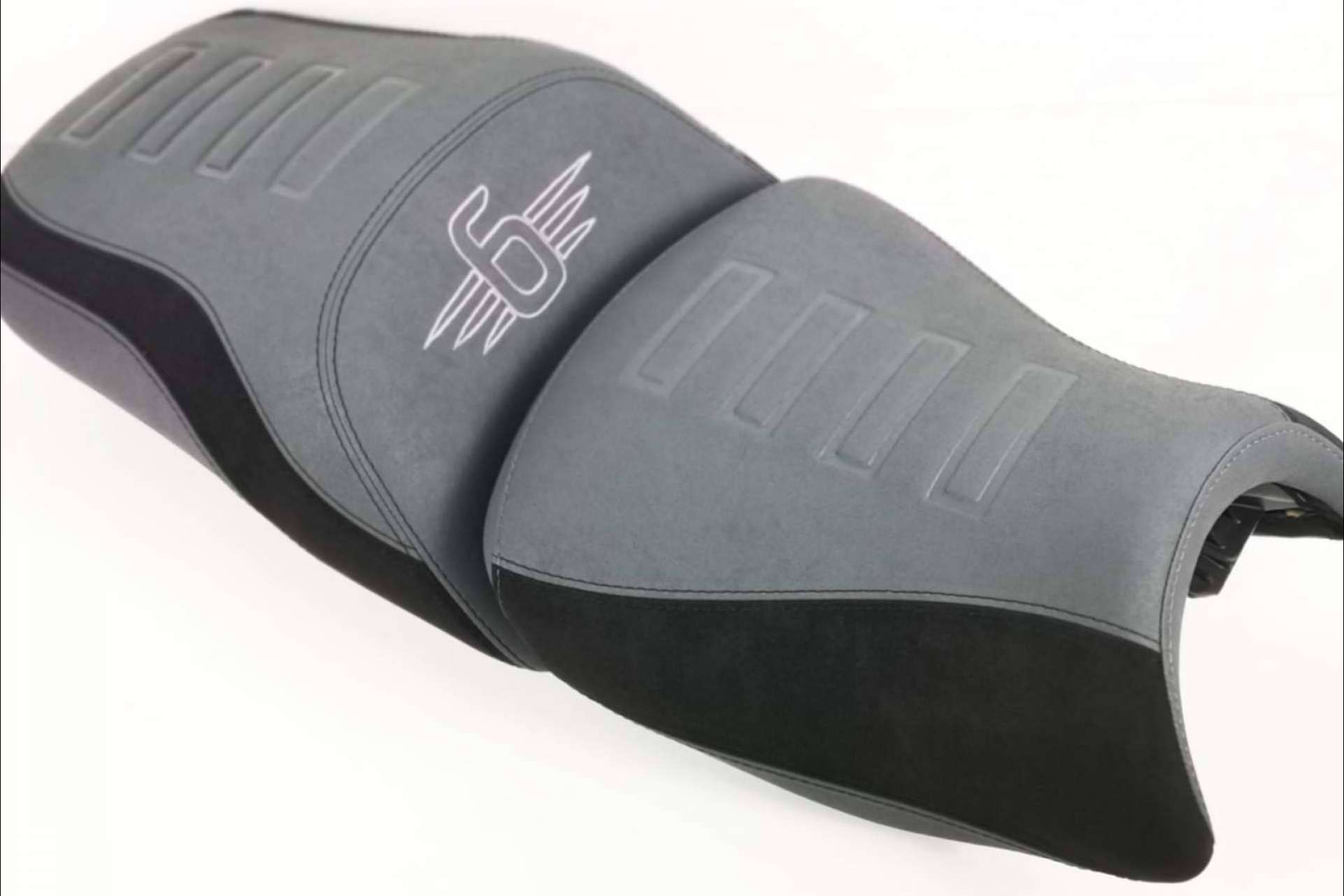 El servicio de tapizado en asiento de moto con JM-FUNDAS