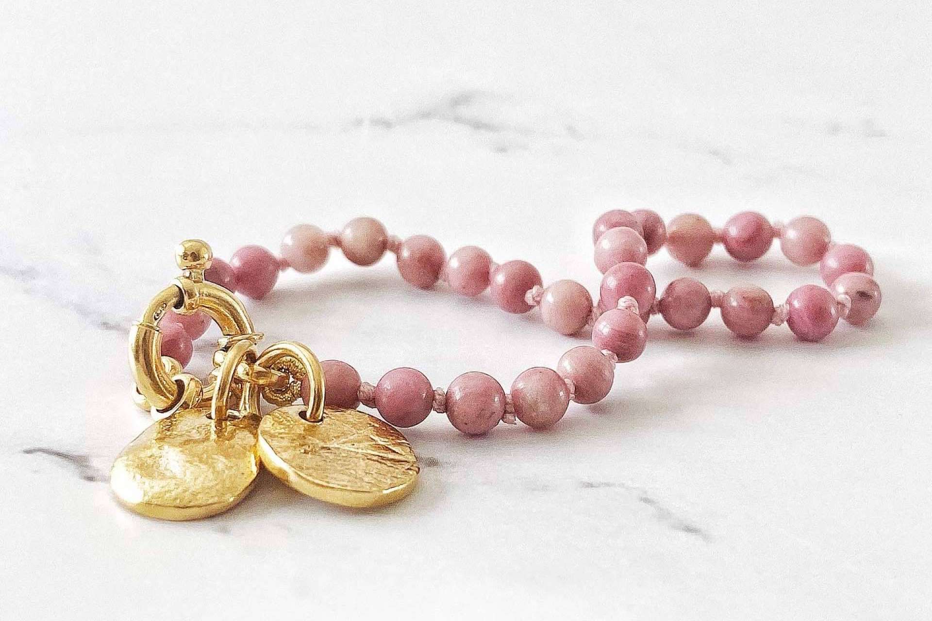 Con las joyas personalizadas con la huella grabada es posible regalar amor, por Dejando Huella Joyas