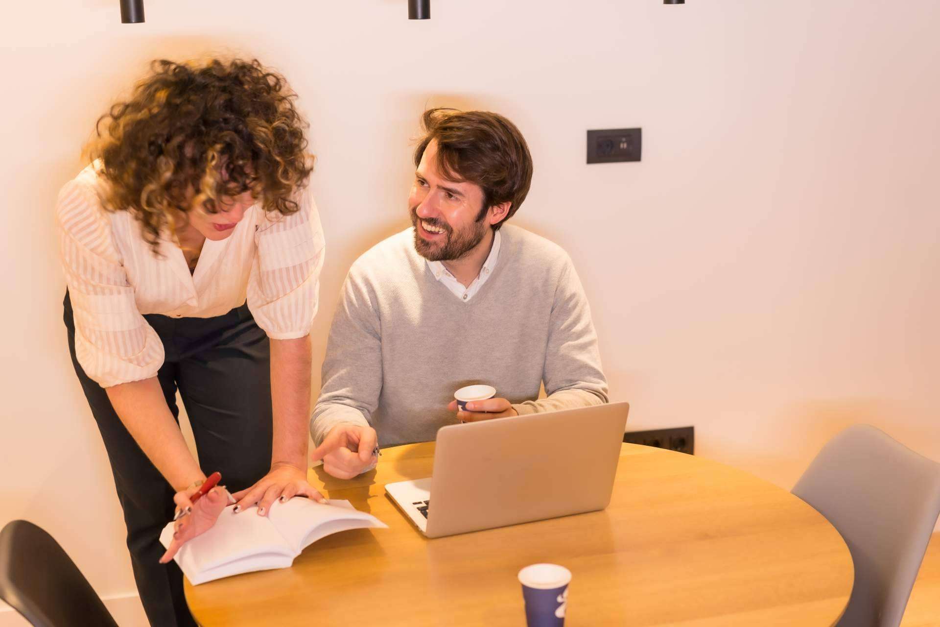 Servicio completamente personalizado con los agentes digitalizadores de Summum Marketing