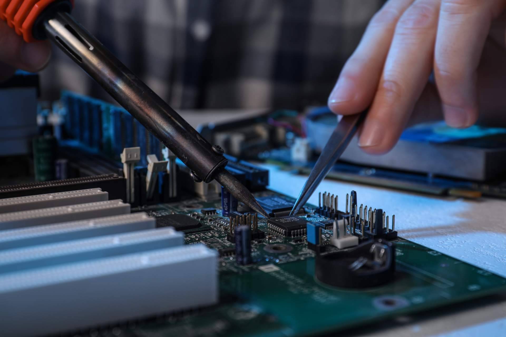 La importancia del mantenimiento informático en las empresas, por Tancra Systems