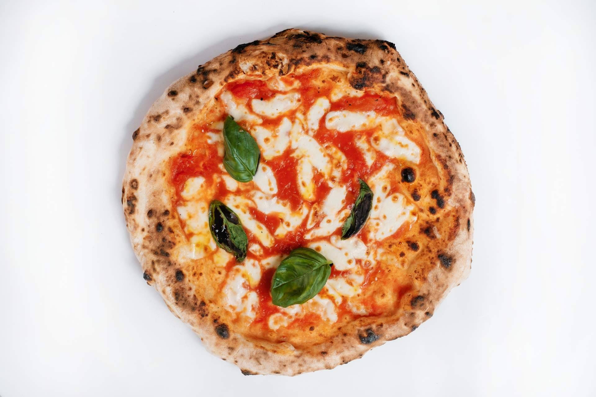 Mozzarella E Basílico ofrece los platos de la auténtica Italia