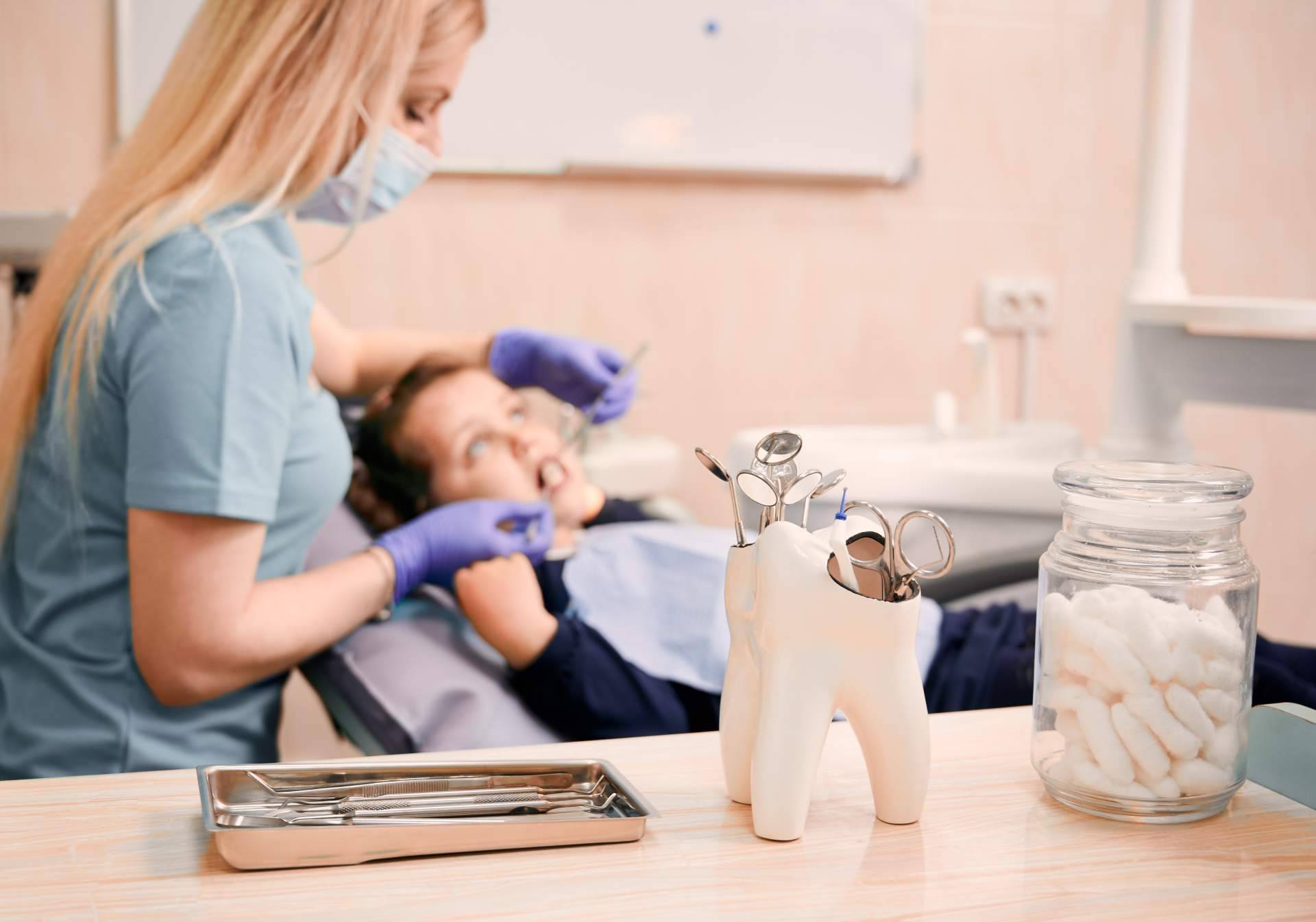 Cuidar la salud bucal desde la infancia de la mano de expertos en odontopediatría, con Clínica Dental Agudo Rosa