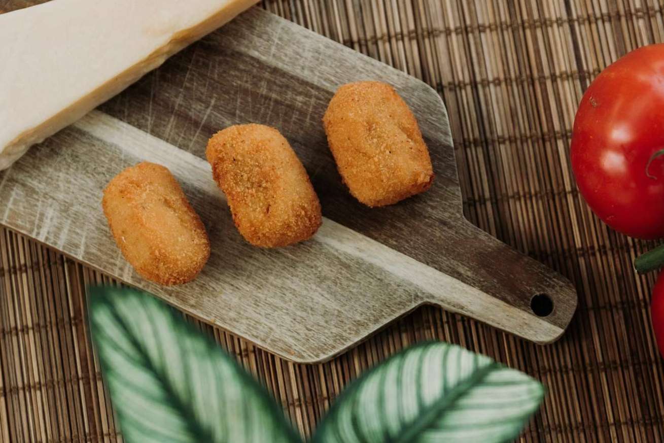 La Croqueta del Abuelo ofrece croquetas gourmet a domicilio listas para freír