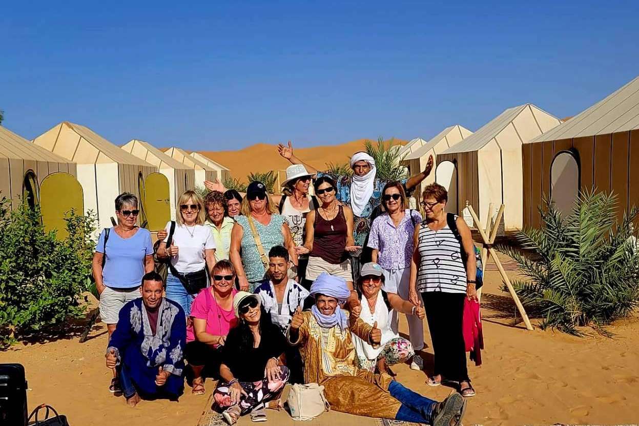 Viajar sola en grupo