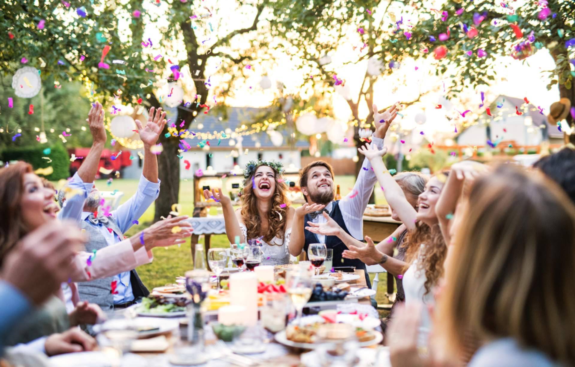 La web novodistribuciones.com dispone de detalles para invitados de bodas, bautizos, comuniones y cumpleaños