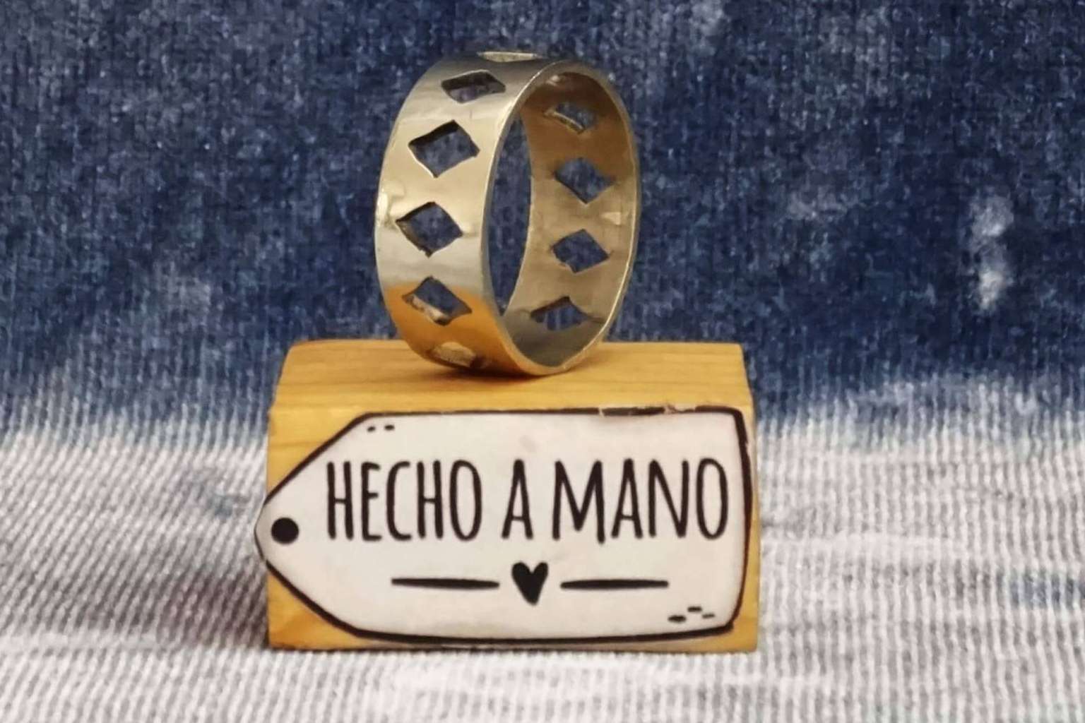 Joyas artesanales de plata disponibles en la tienda de Ecolibrí