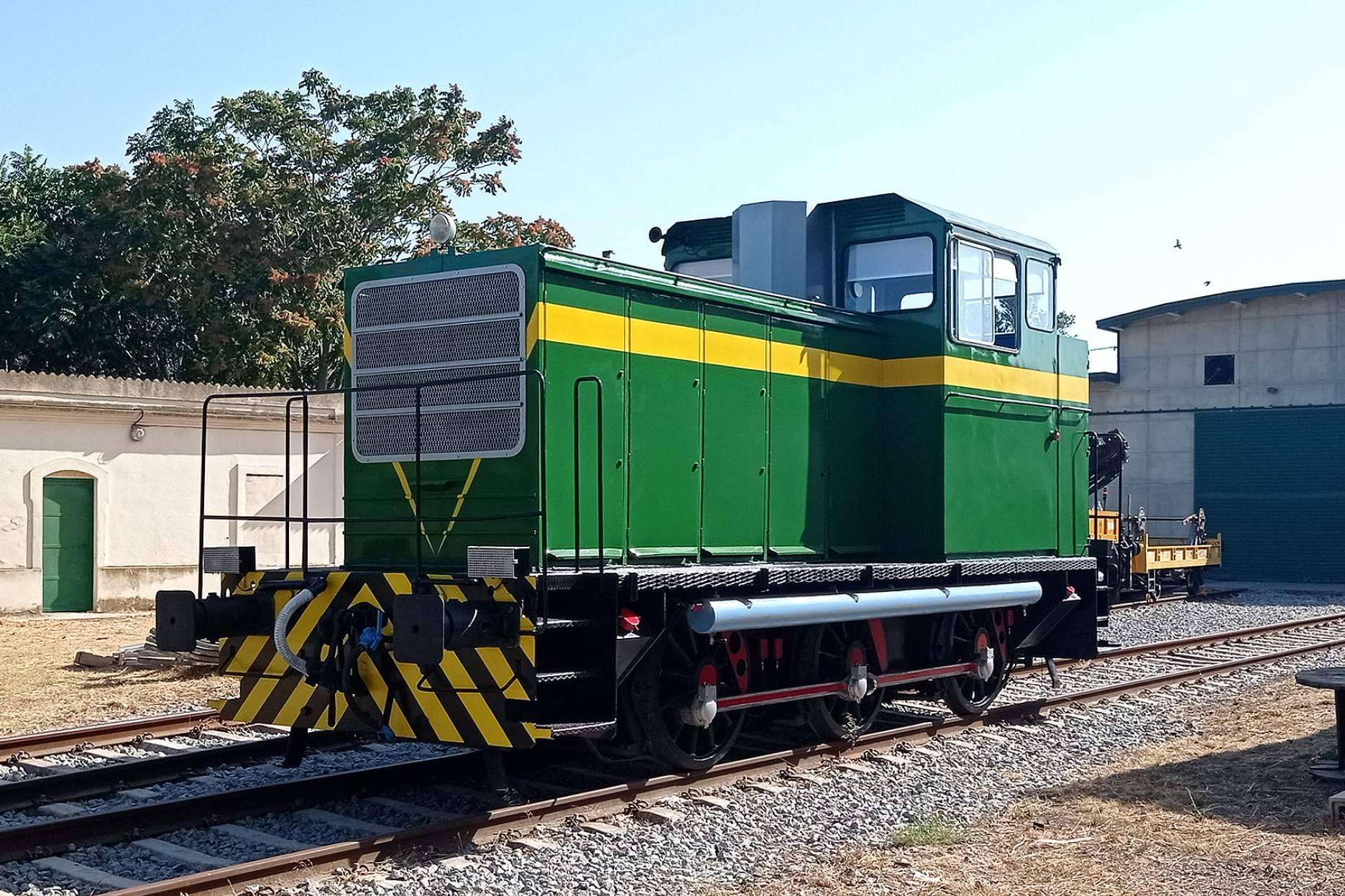Una histórica locomotora de RENFE restaurada por la Fundación del Patrimonio Ferroviario