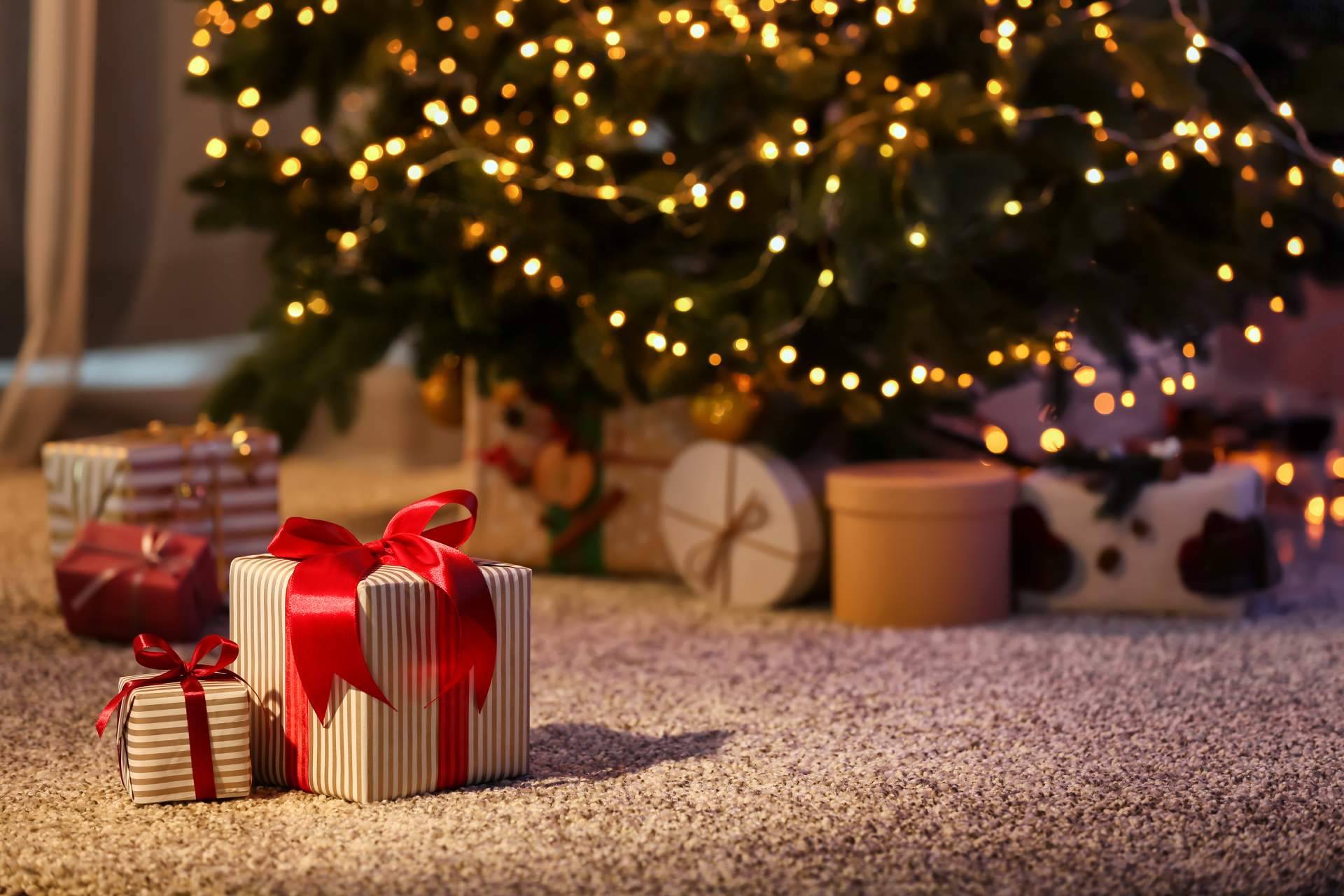 Adresles ayuda con el envío de maletas y regalos por correo