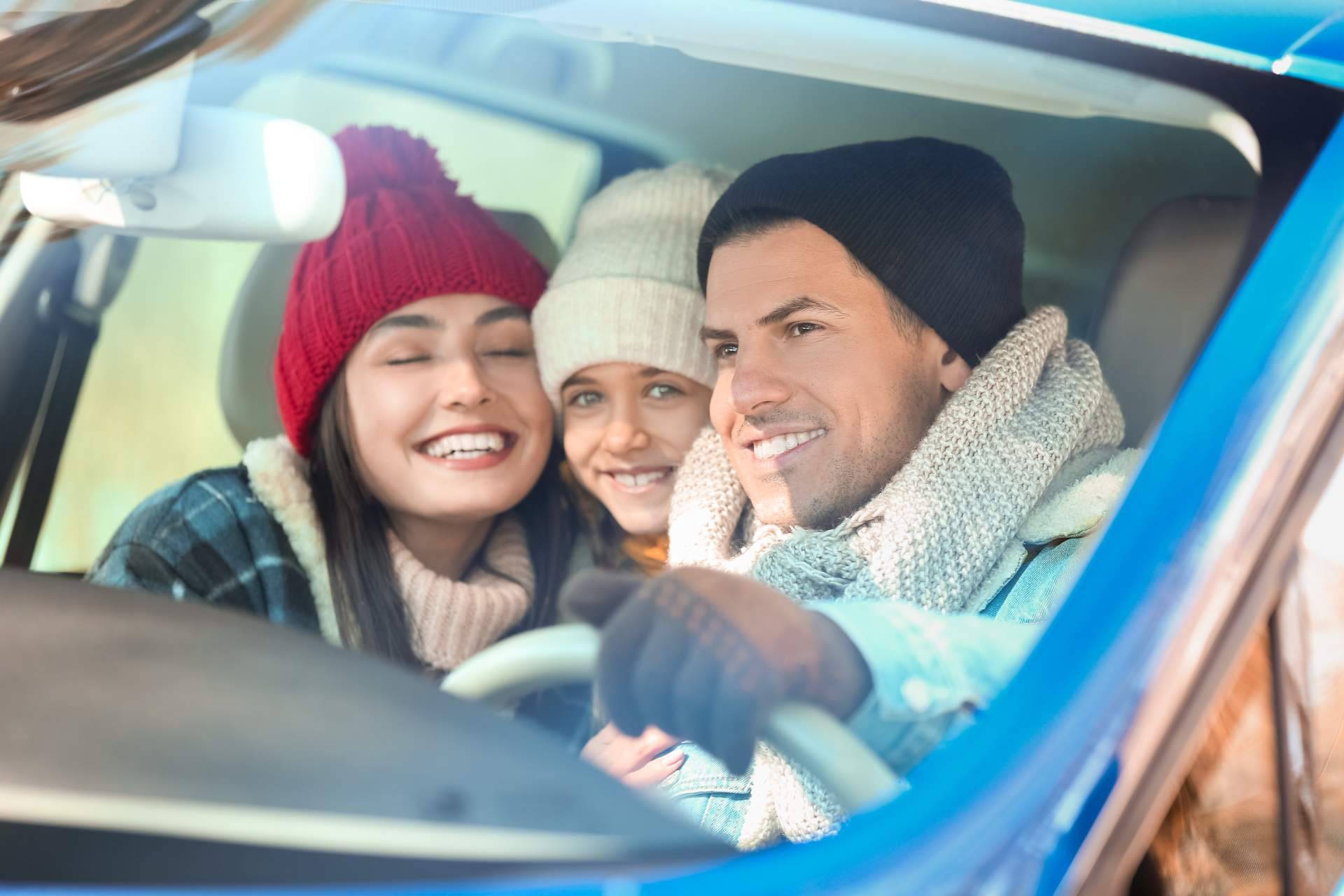 Los seguros de coche que ofrece Línea Directa para viajar tranquilo en Navidad