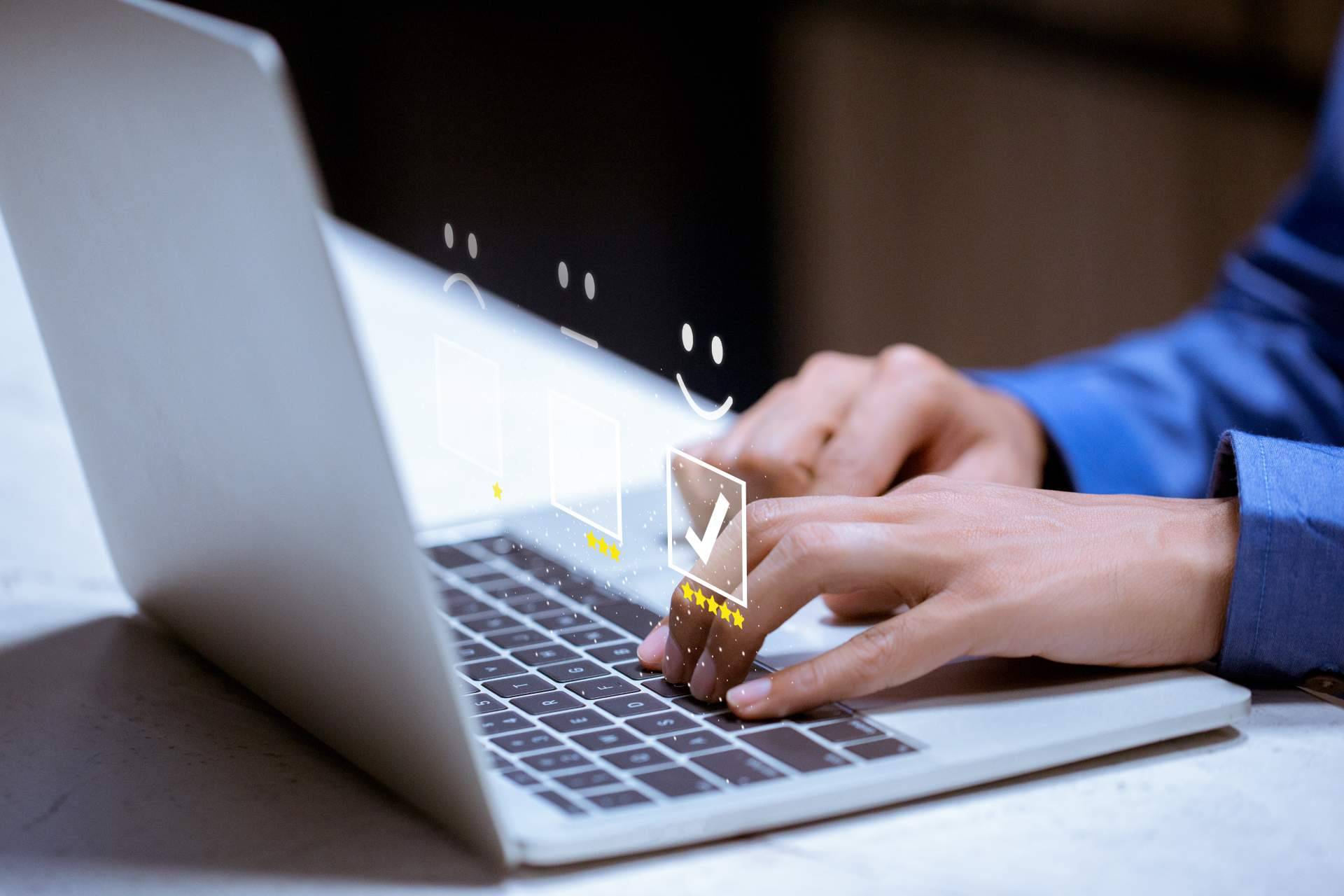 ¿En qué sitios verifican los clientes si una empresa es fiable antes de comprar?