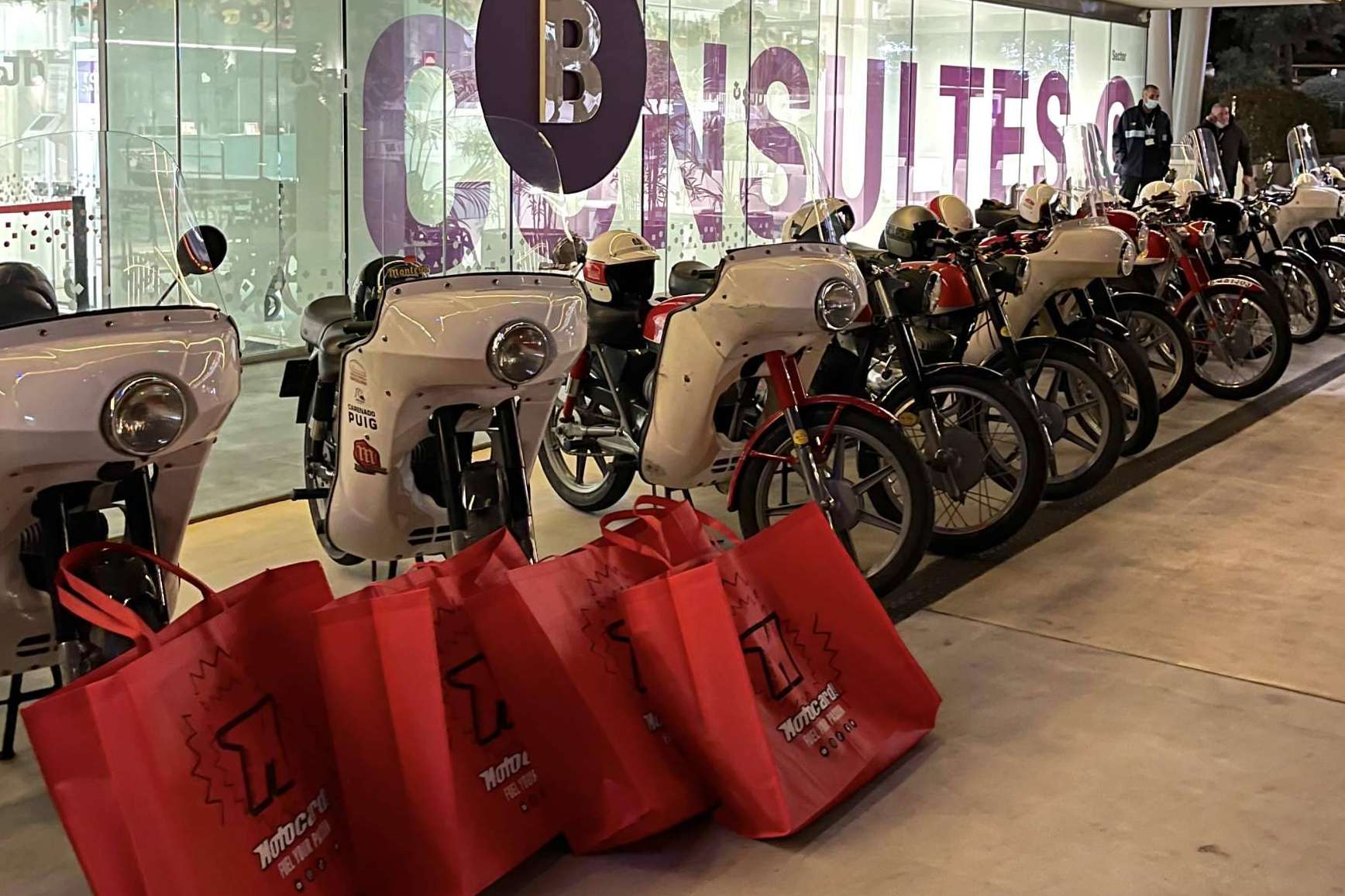 Los Reyes Magos de la firma Motocard llegan este año en Impala