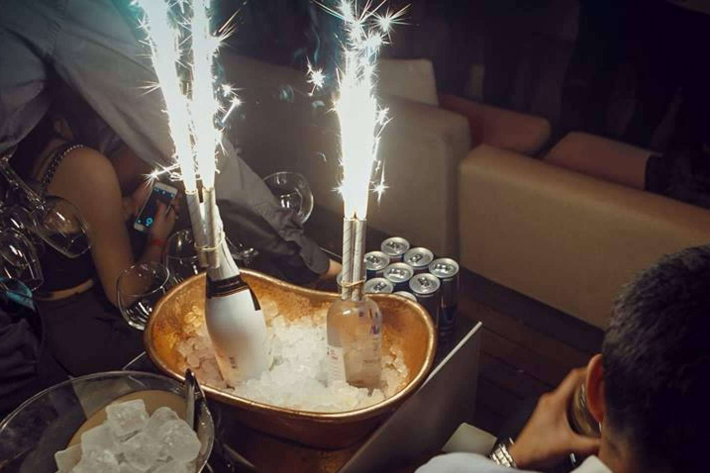 La amplia variedad de bengalas de Petardos AM para eventos