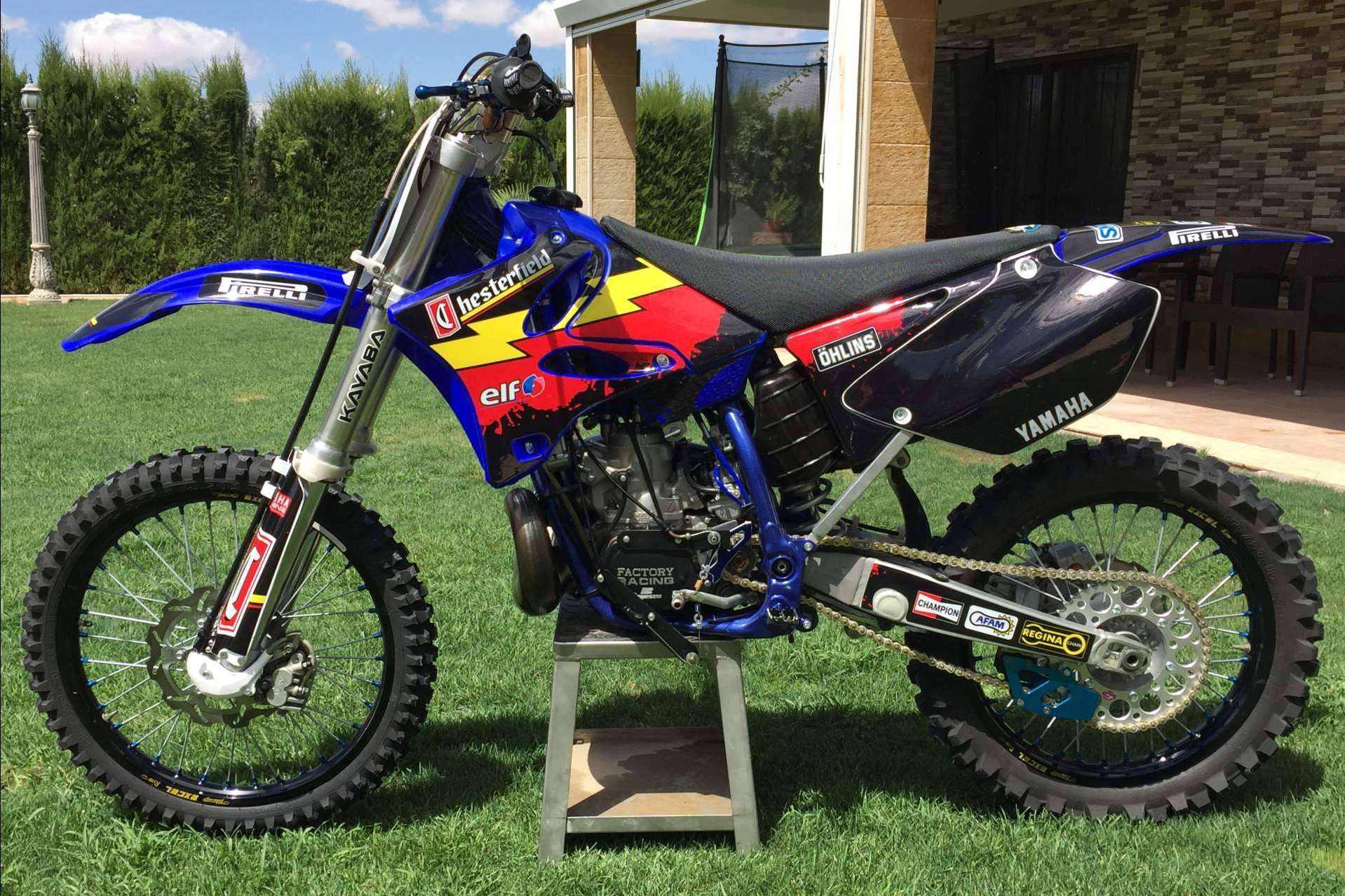 Personalización de pegatinas para motos, con ADHESIVOSEMBARRADOS