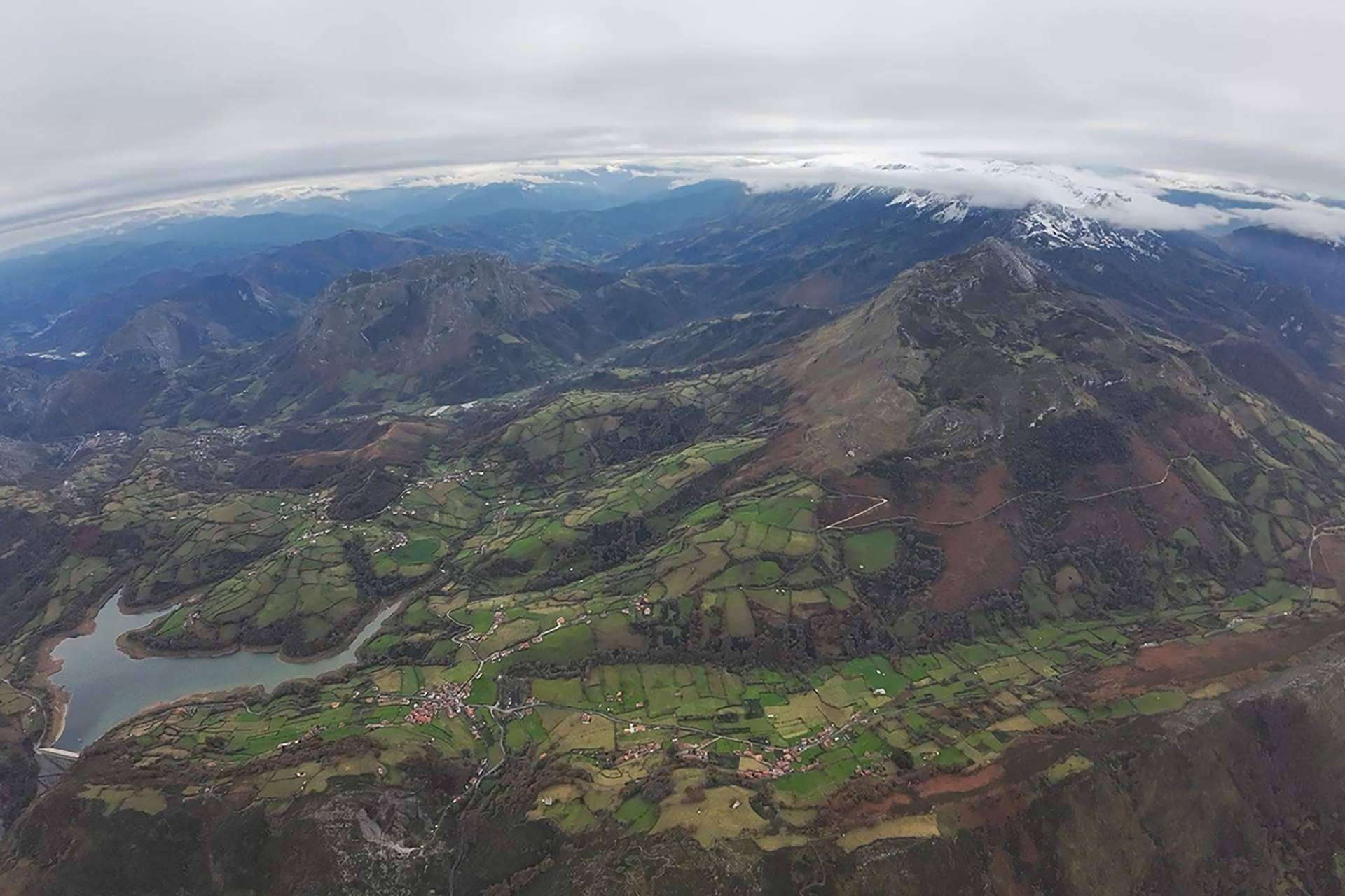 Los cursos de pilotaje de ultraligero de Asturfly para volar en Asturias