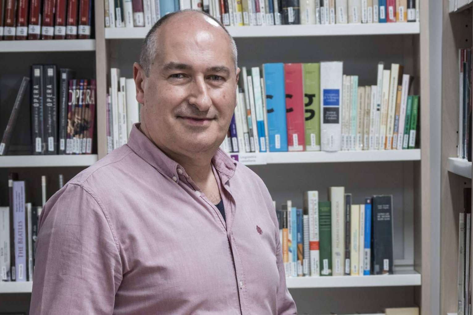 ¿Una de las mejores formas de celebrar un aniversario importante de la empresa? Encargar un libro al periodista y escritor Toni Traveria